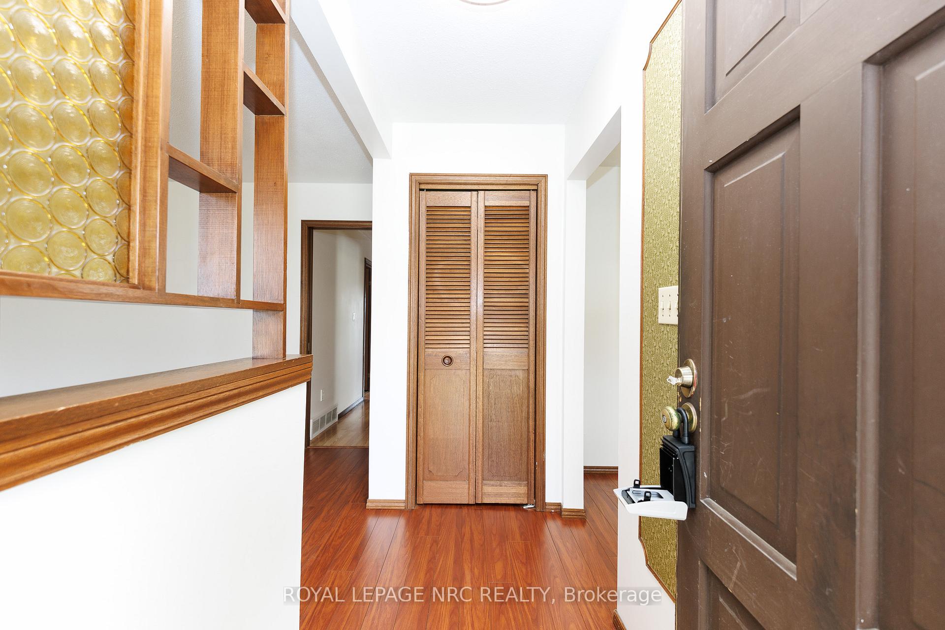 Photo 4 of 105 Hillview Road, St. Catharines, Western Hill — HOMEH