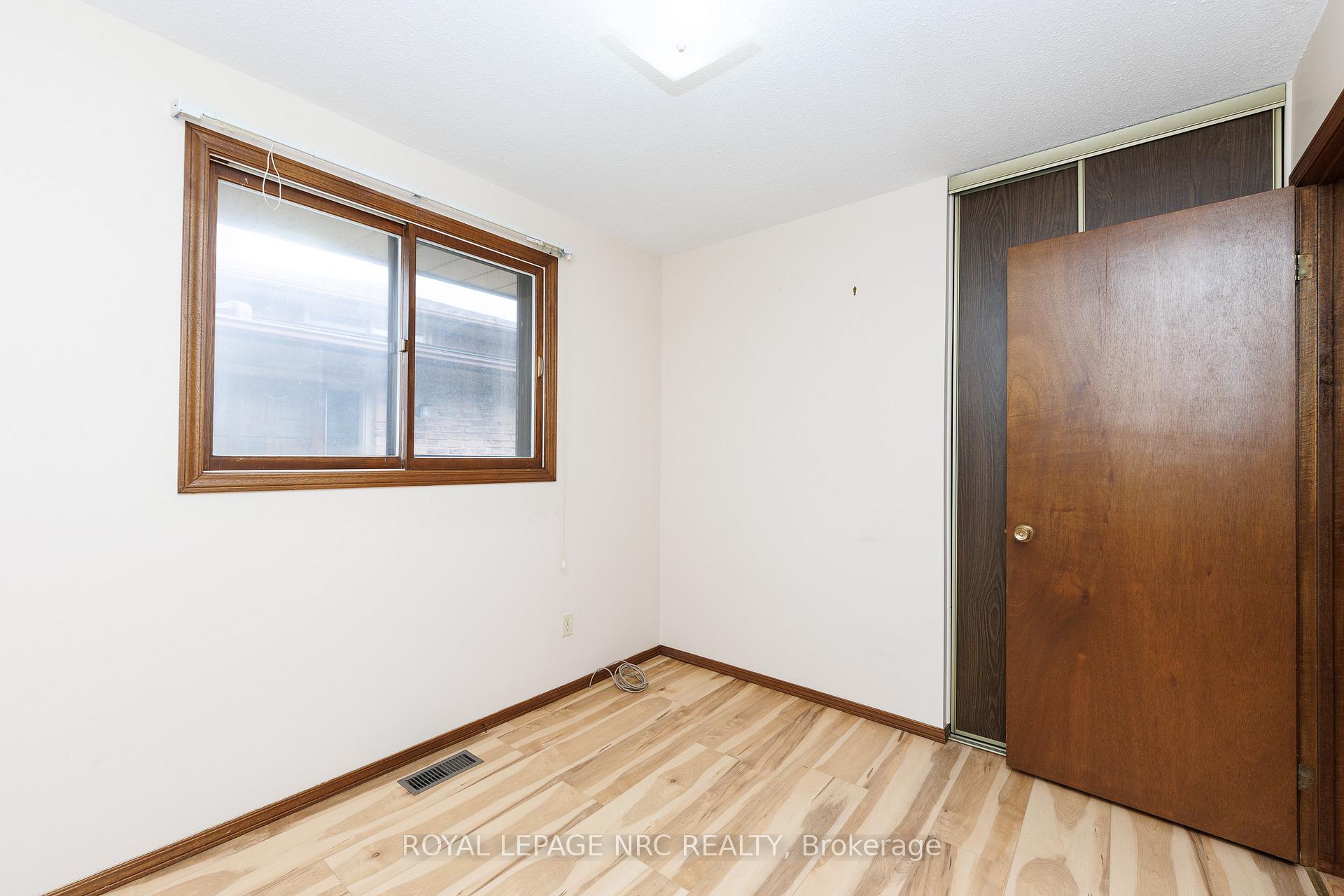 Photo 15 of 105 Hillview Road, St. Catharines, Western Hill — HOMEH