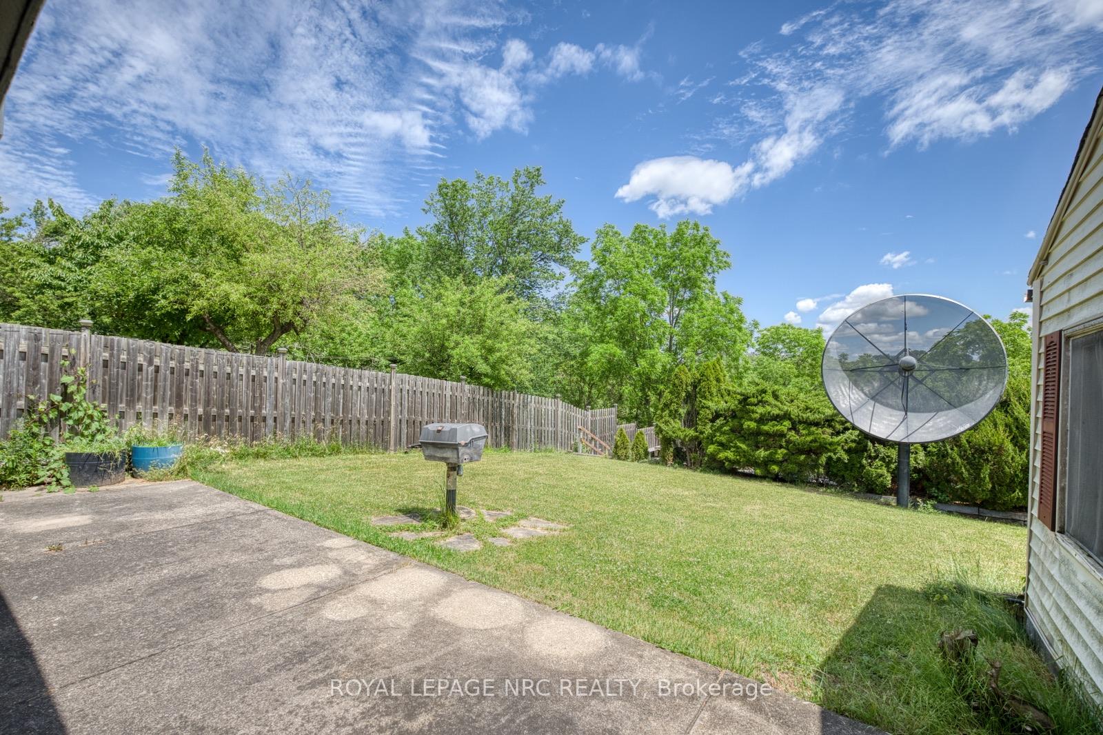 Photo 30 of 105 Hillview Road, St. Catharines, Western Hill — HOMEH