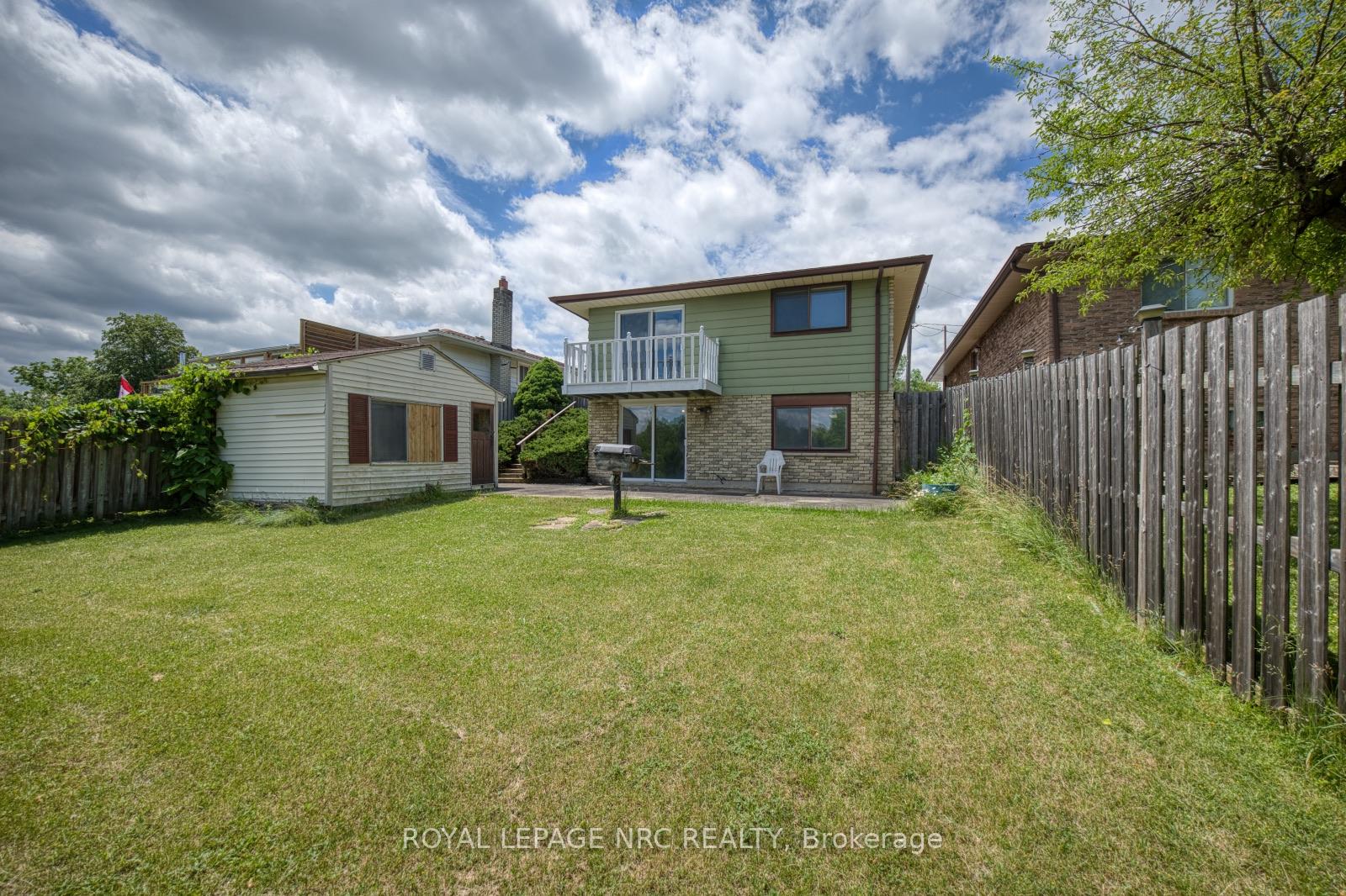Photo 33 of 105 Hillview Road, St. Catharines, Western Hill — HOMEH