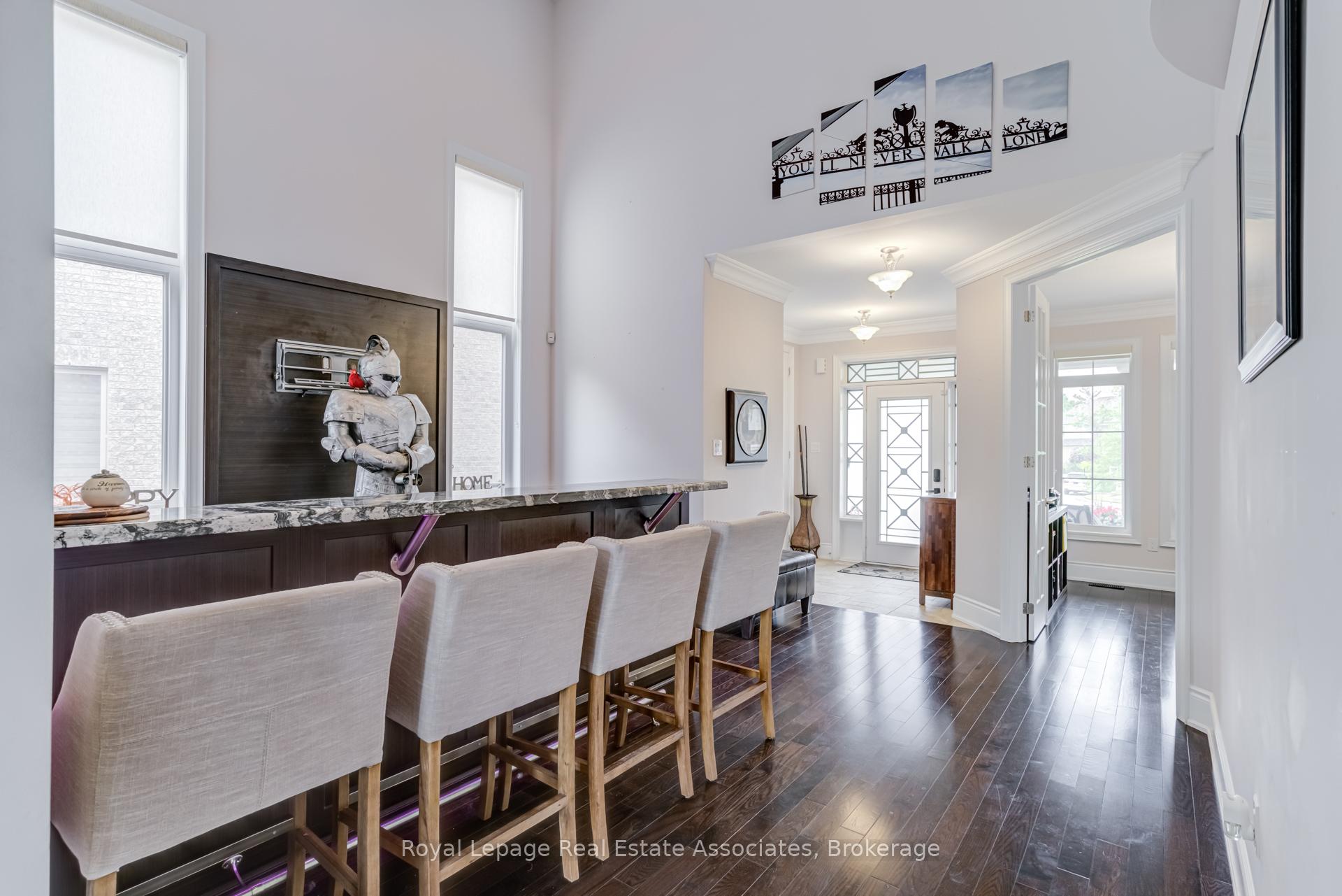 Photo 5 of 20 Cannington Crescent, Brampton, Credit Valley — HOMEH