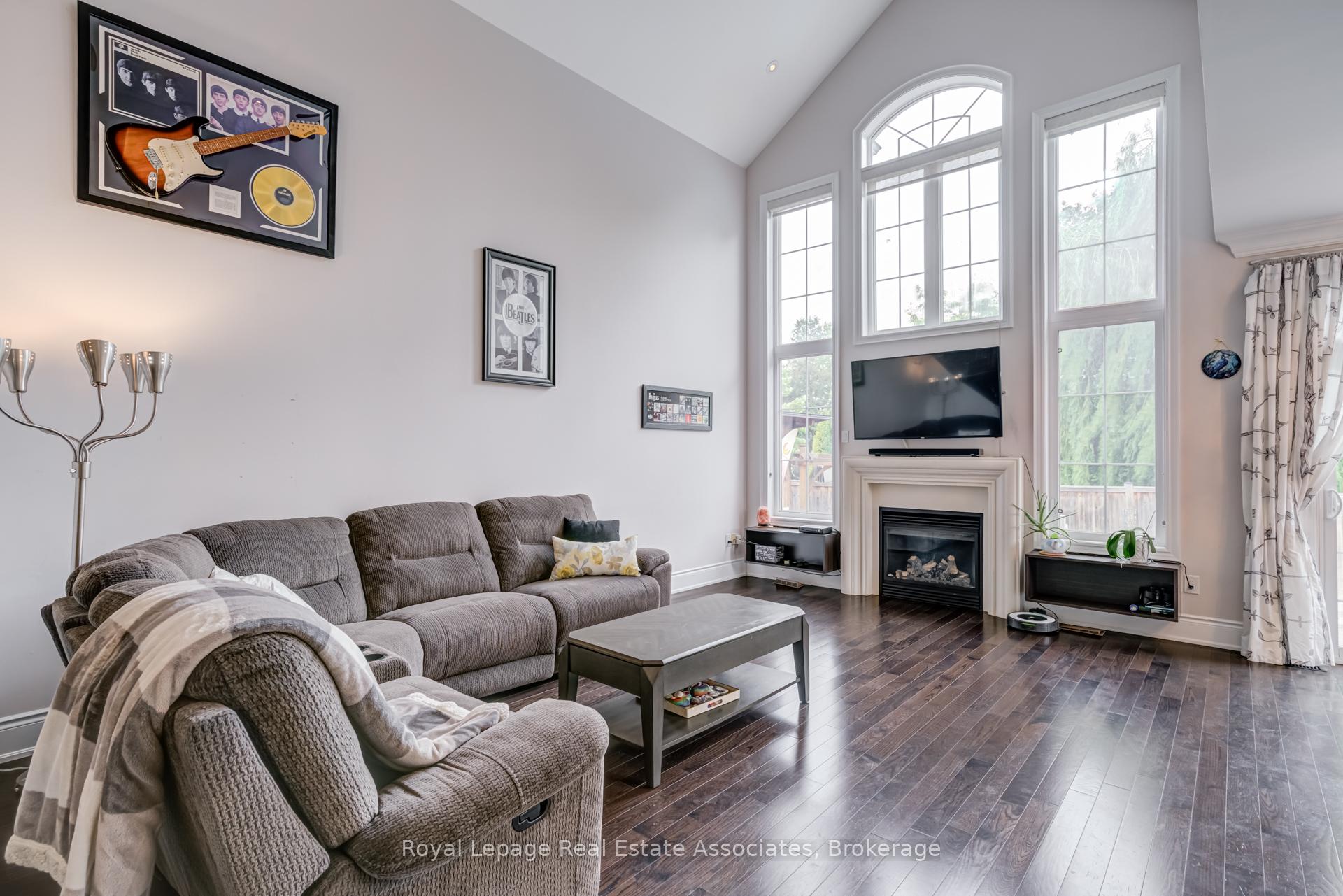 Photo 15 of 20 Cannington Crescent, Brampton, Credit Valley — HOMEH