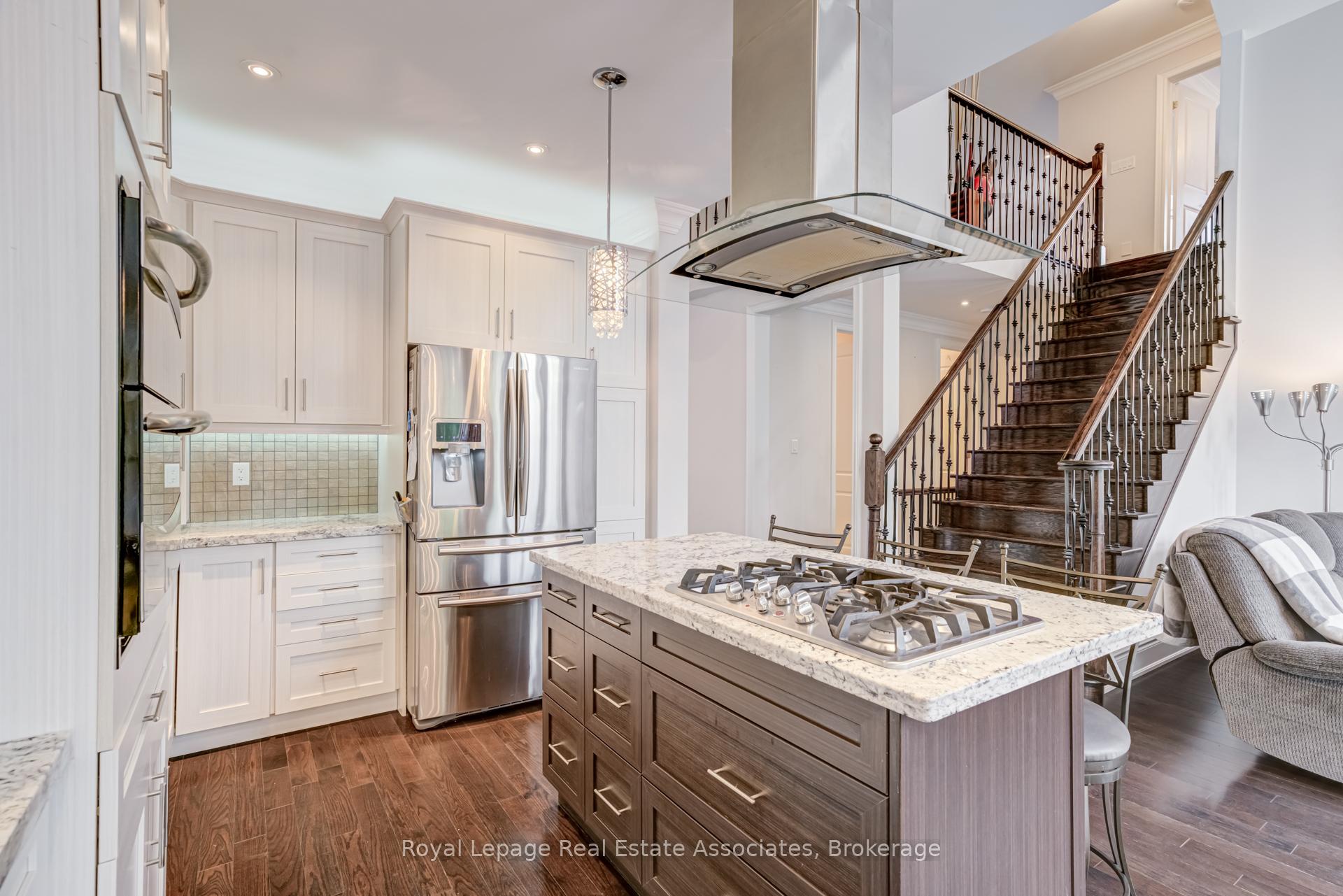 Photo 17 of 20 Cannington Crescent, Brampton, Credit Valley — HOMEH