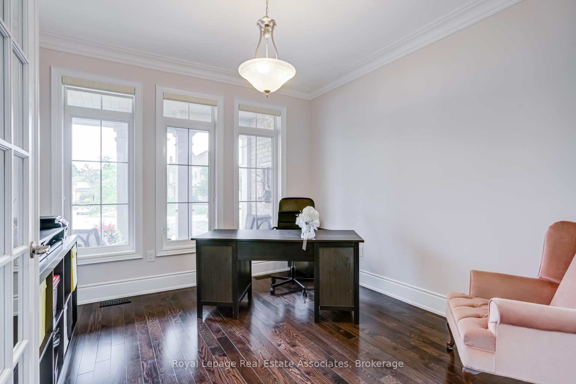 Photo 24 of 20 Cannington Crescent, Brampton, Credit Valley — HOMEH