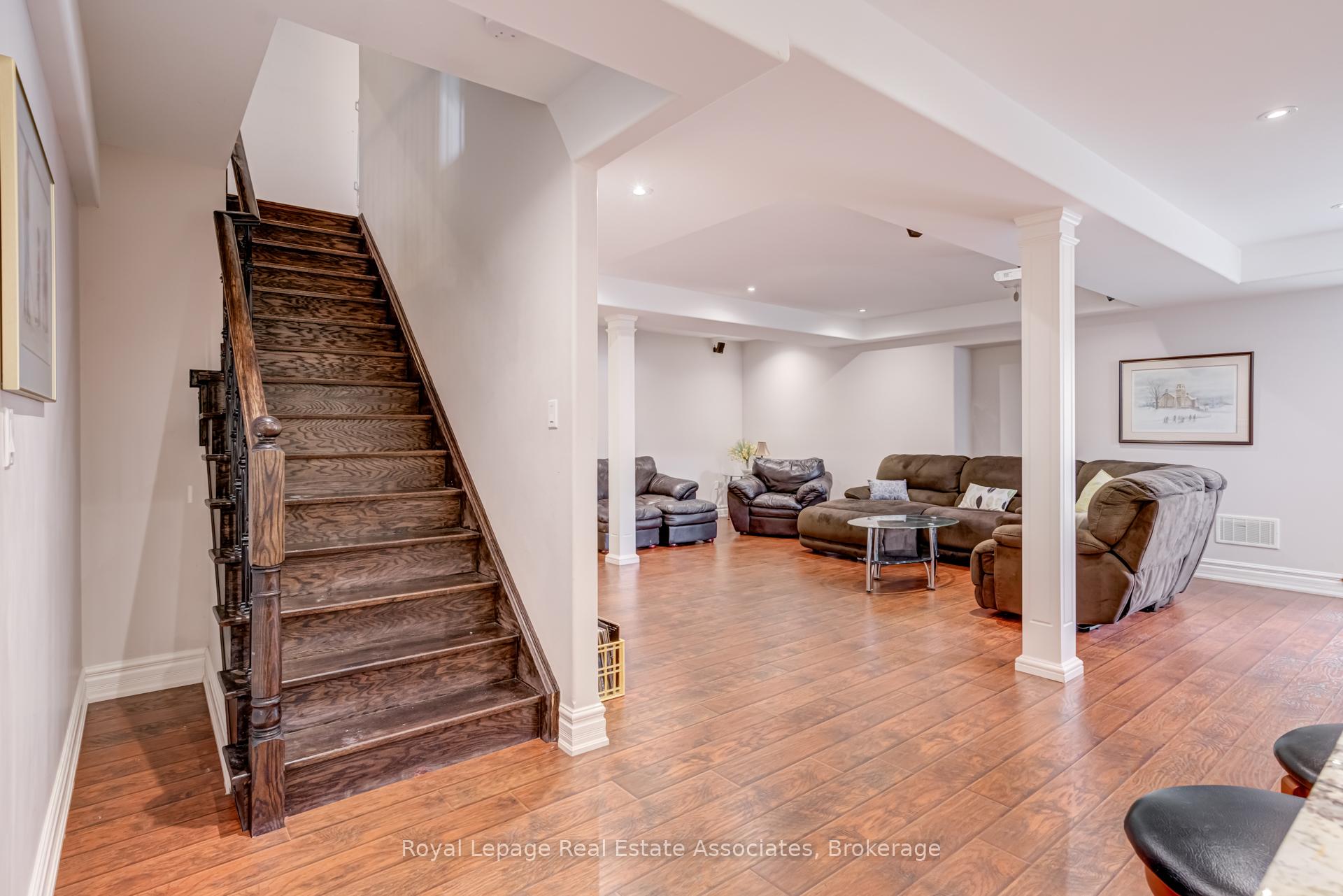 Photo 30 of 20 Cannington Crescent, Brampton, Credit Valley — HOMEH