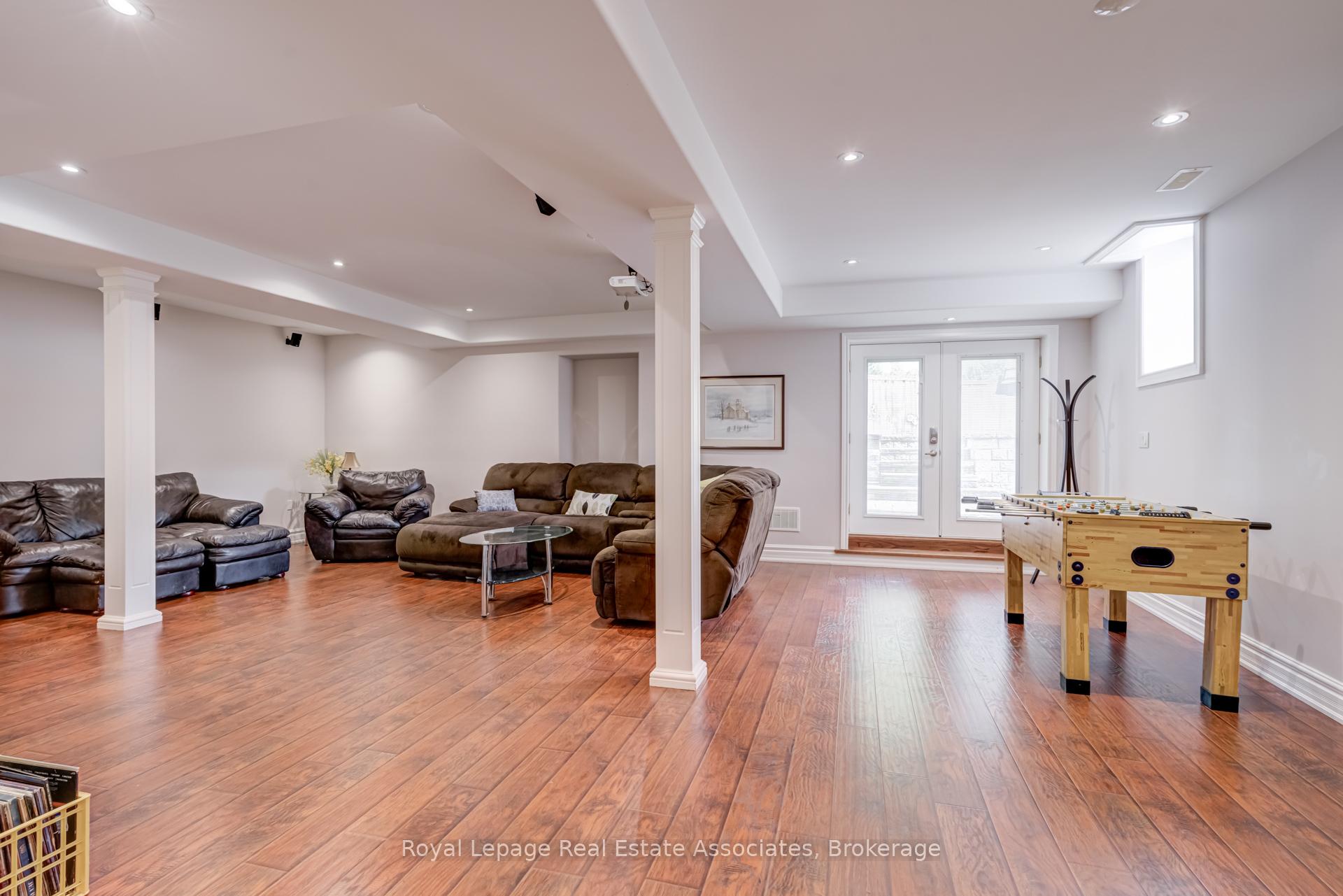 Photo 32 of 20 Cannington Crescent, Brampton, Credit Valley — HOMEH