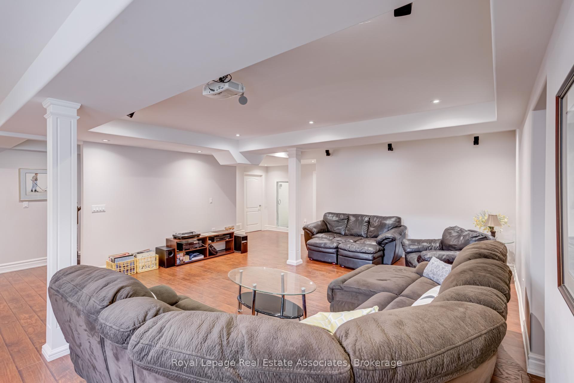 Photo 33 of 20 Cannington Crescent, Brampton, Credit Valley — HOMEH