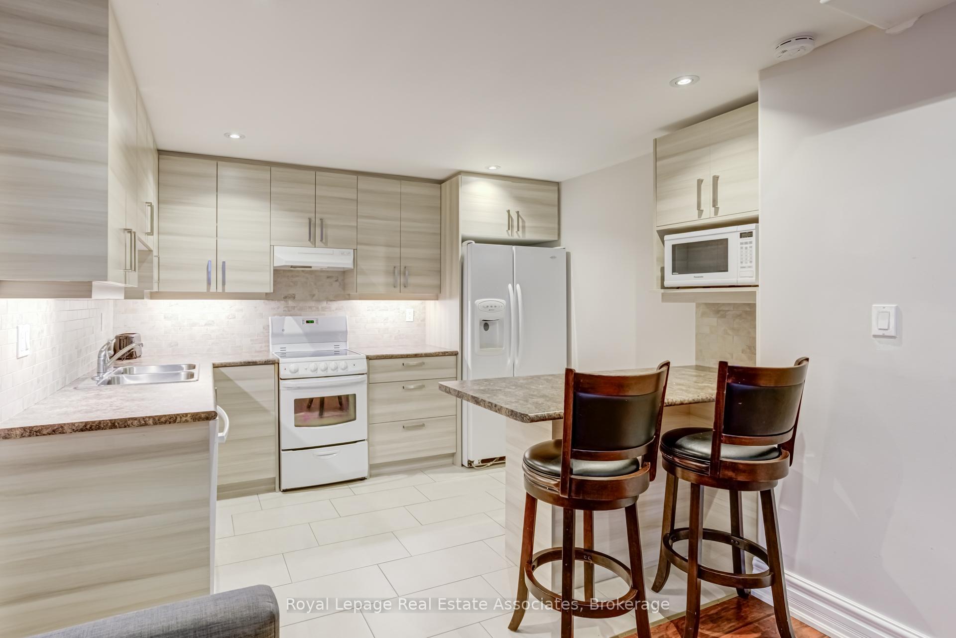 Photo 39 of 20 Cannington Crescent, Brampton, Credit Valley — HOMEH