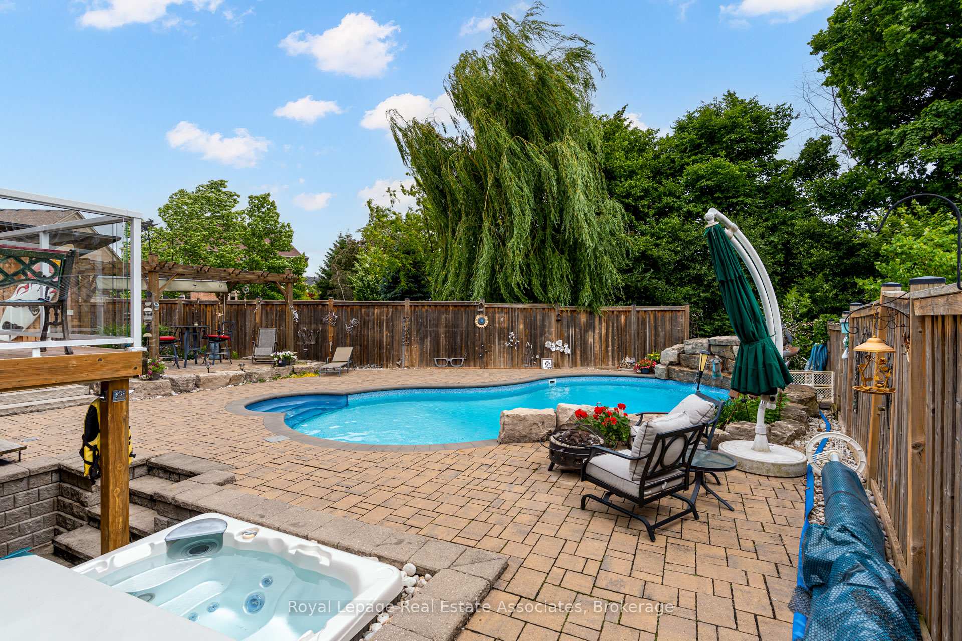 Photo 43 of 20 Cannington Crescent, Brampton, Credit Valley — HOMEH