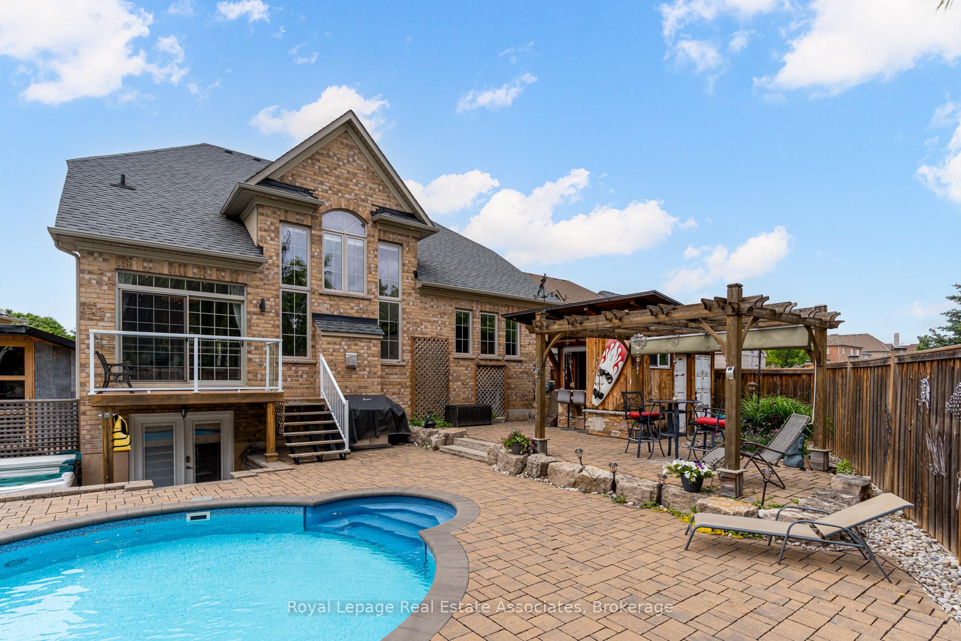 Photo 44 of 20 Cannington Crescent, Brampton, Credit Valley — HOMEH