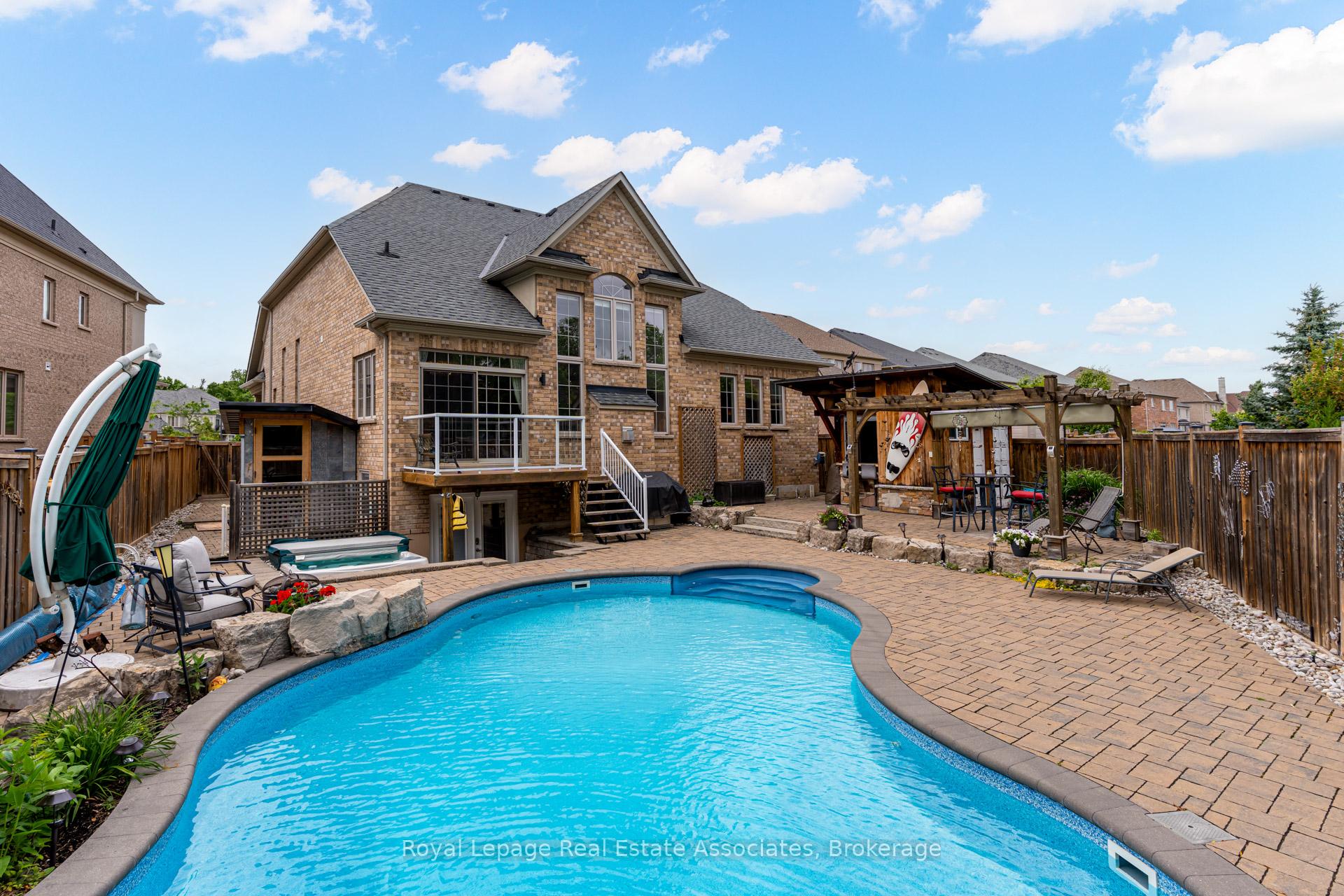 Photo 48 of 20 Cannington Crescent, Brampton, Credit Valley — HOMEH