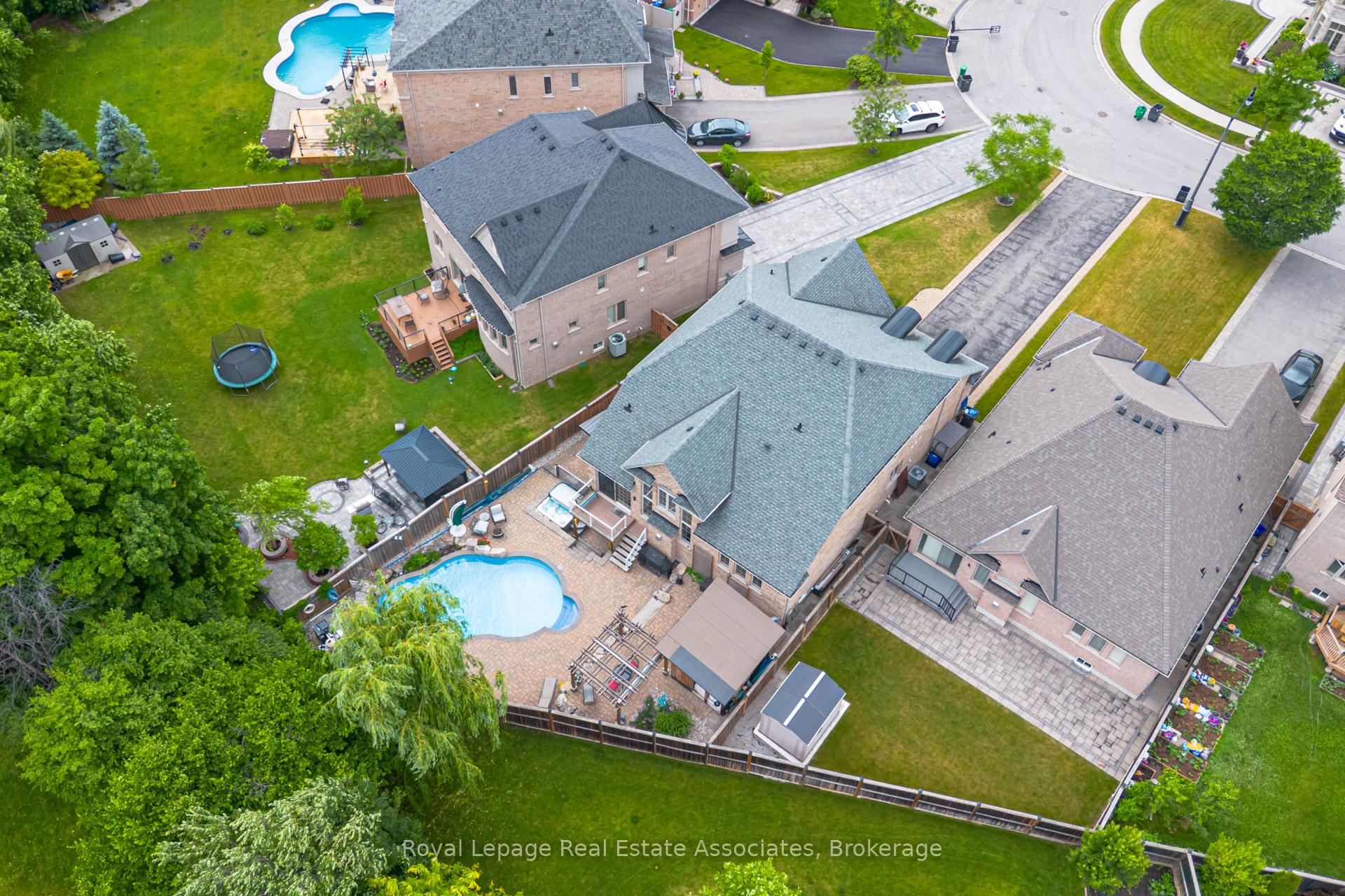 Photo 49 of 20 Cannington Crescent, Brampton, Credit Valley — HOMEH