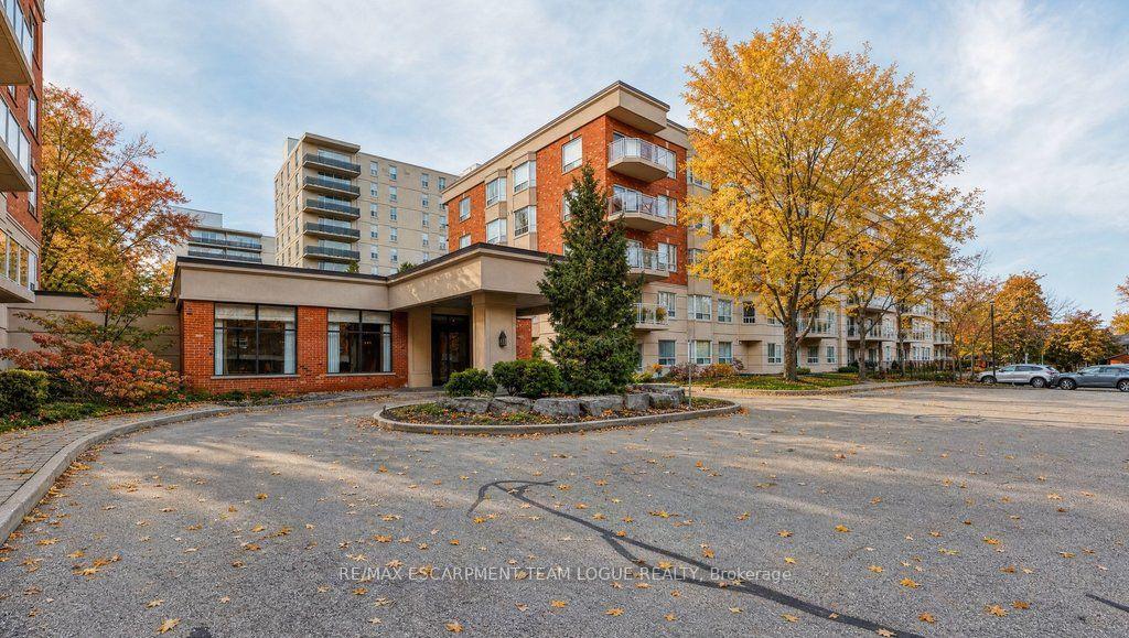Photo of Unit 409, 5188 Lakeshore Road