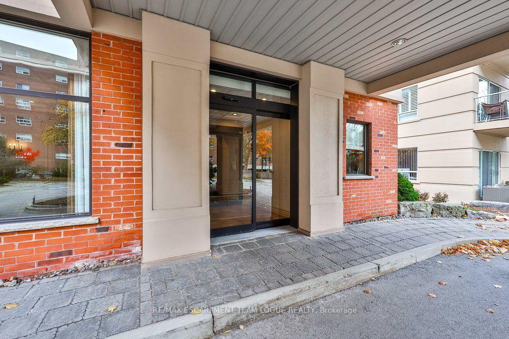 Photo 3 of Unit 409, 5188 Lakeshore Road, Burlington, Appleby — HOMEH