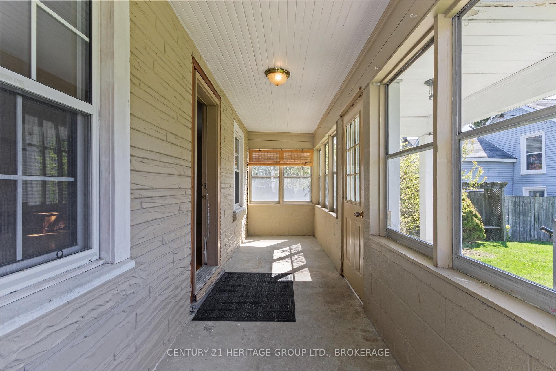 Photo 4 of 135 James Street, Kingston, East of Sir John A. Blvd — HOMEH