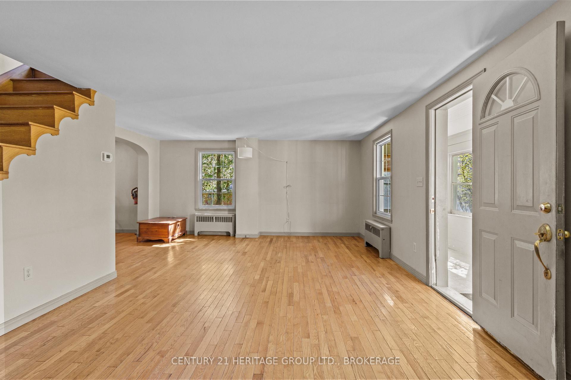 Photo 7 of 135 James Street, Kingston, East of Sir John A. Blvd — HOMEH