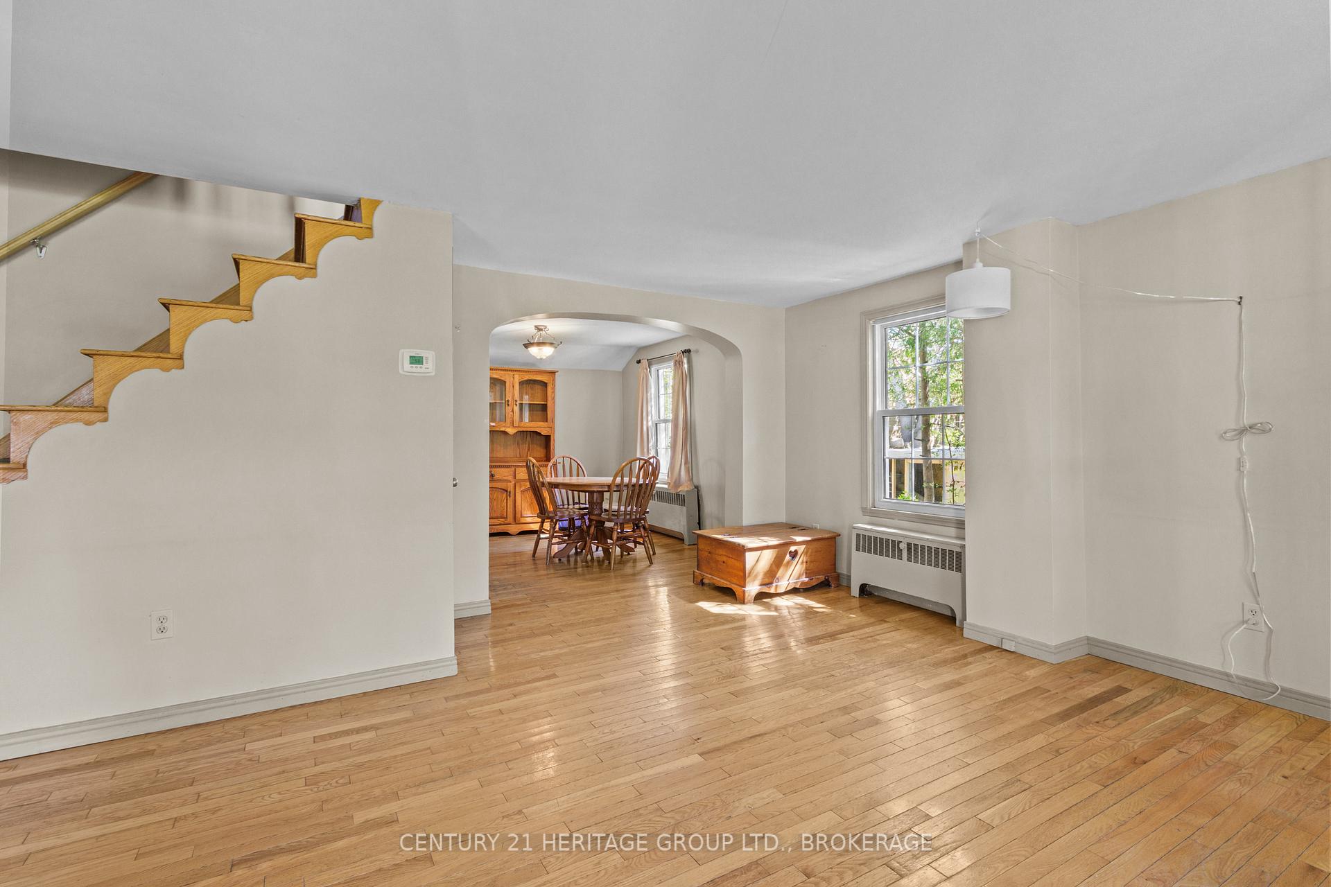 Photo 8 of 135 James Street, Kingston, East of Sir John A. Blvd — HOMEH