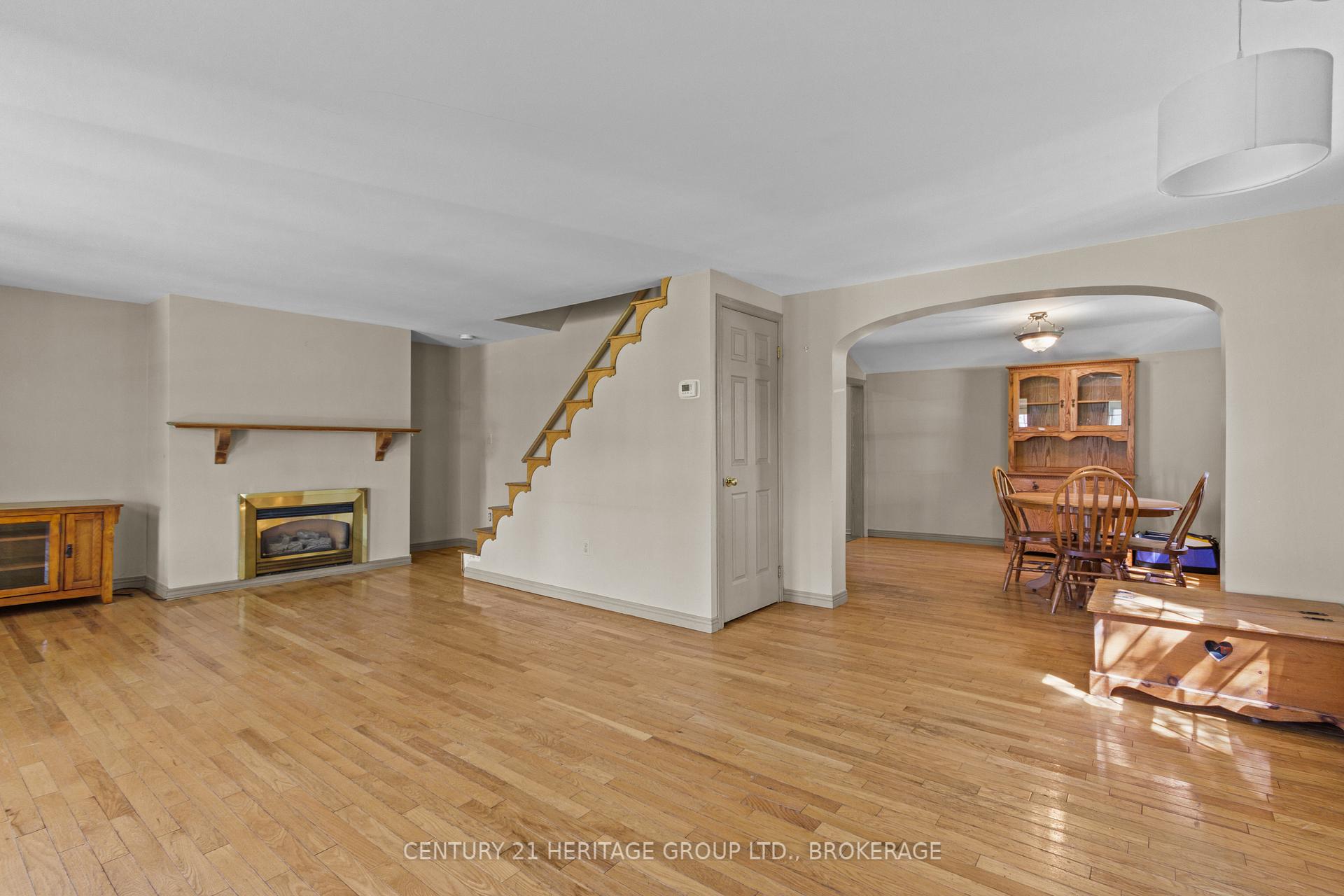 Photo 9 of 135 James Street, Kingston, East of Sir John A. Blvd — HOMEH