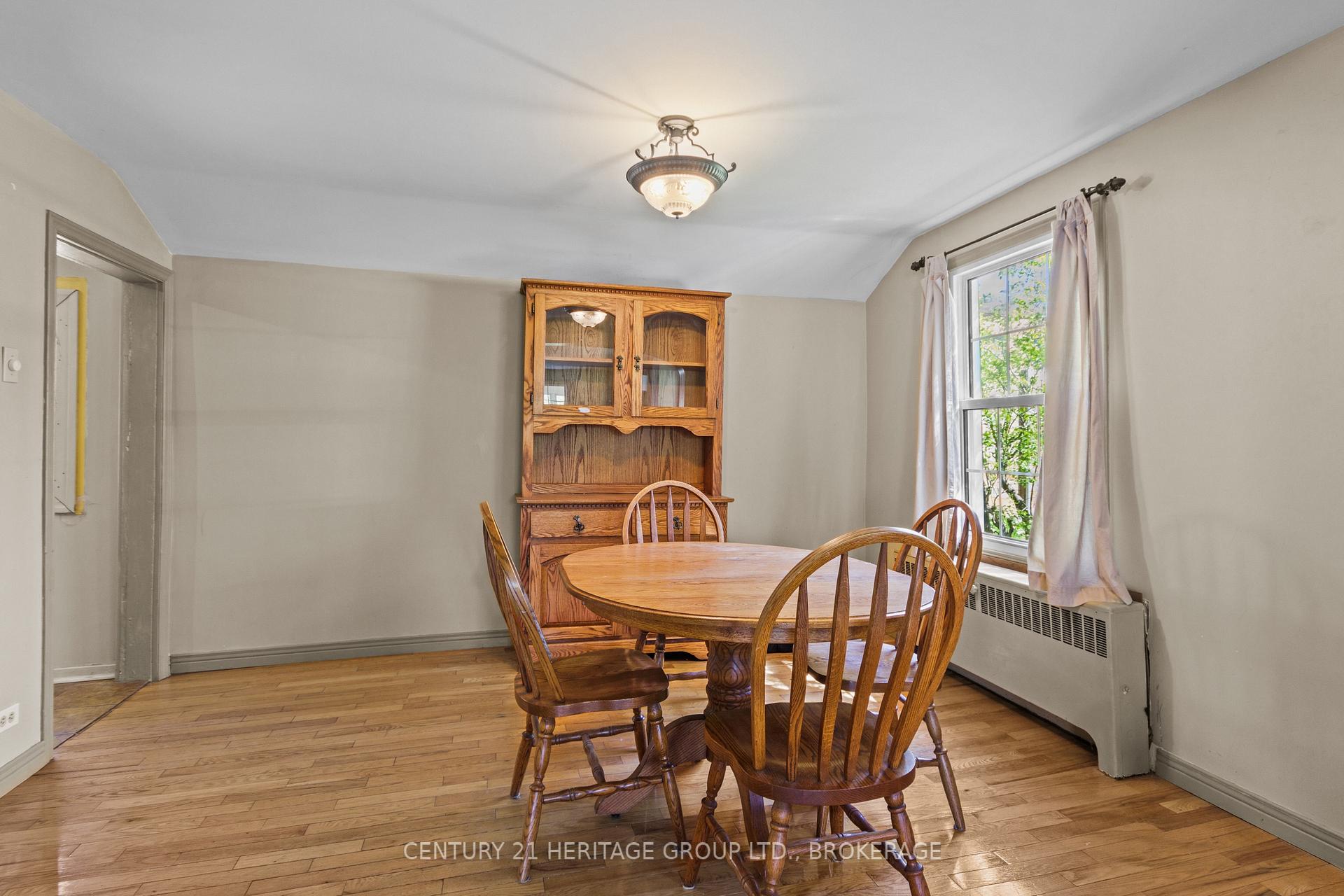 Photo 10 of 135 James Street, Kingston, East of Sir John A. Blvd — HOMEH