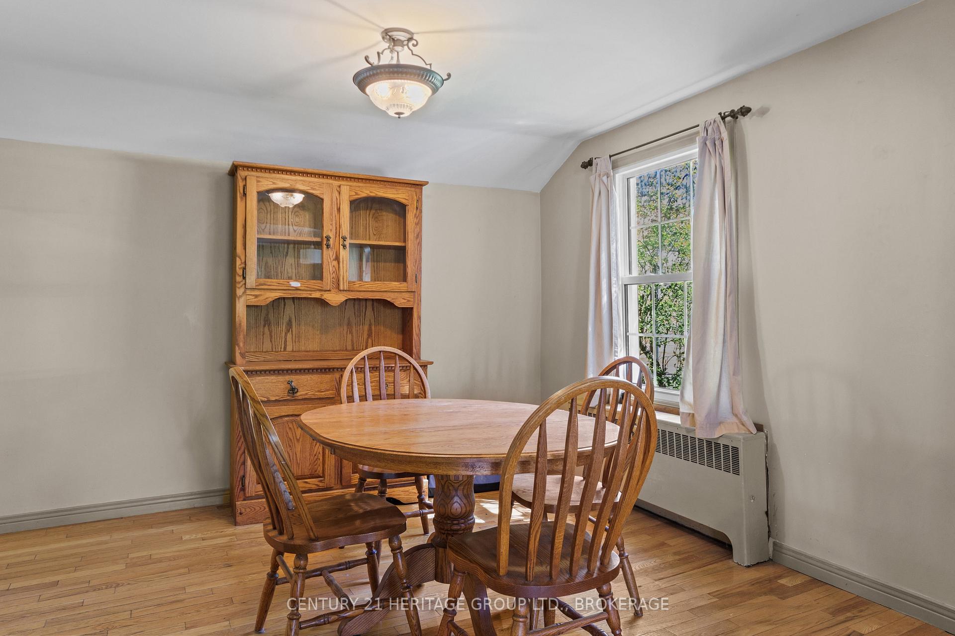 Photo 11 of 135 James Street, Kingston, East of Sir John A. Blvd — HOMEH