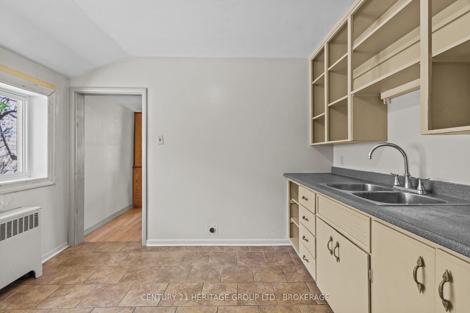 Photo 13 of 135 James Street, Kingston, East of Sir John A. Blvd — HOMEH