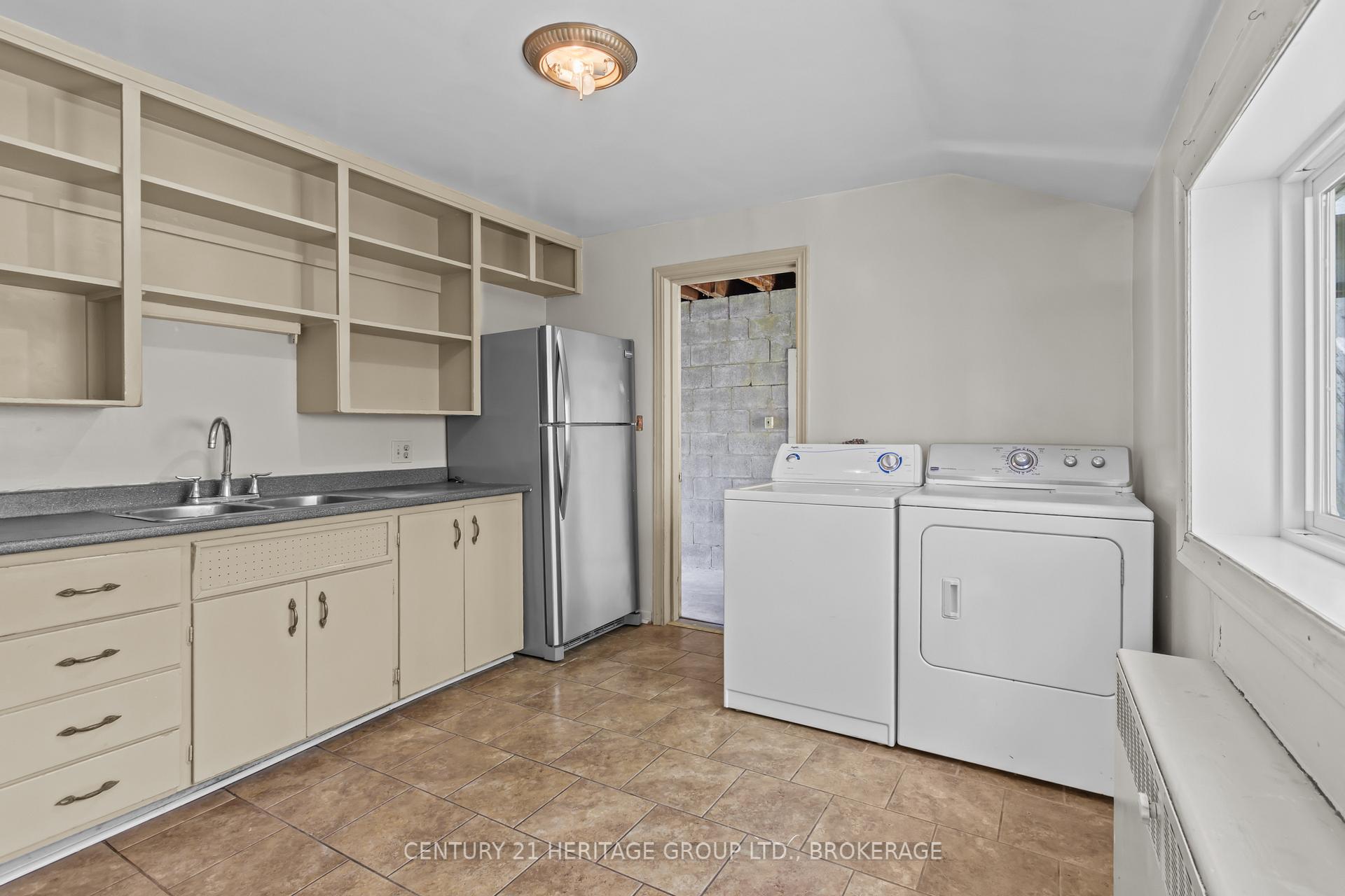 Photo 14 of 135 James Street, Kingston, East of Sir John A. Blvd — HOMEH