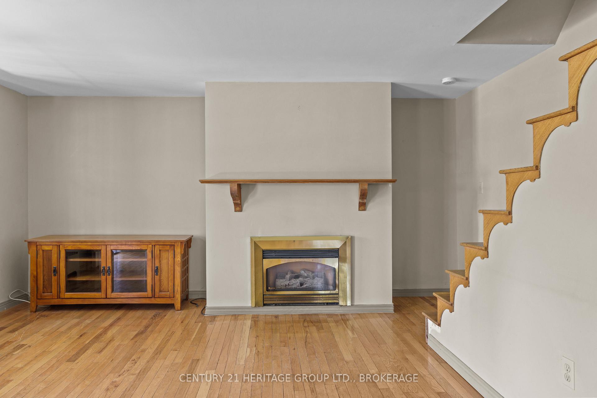 Photo 21 of 135 James Street, Kingston, East of Sir John A. Blvd — HOMEH
