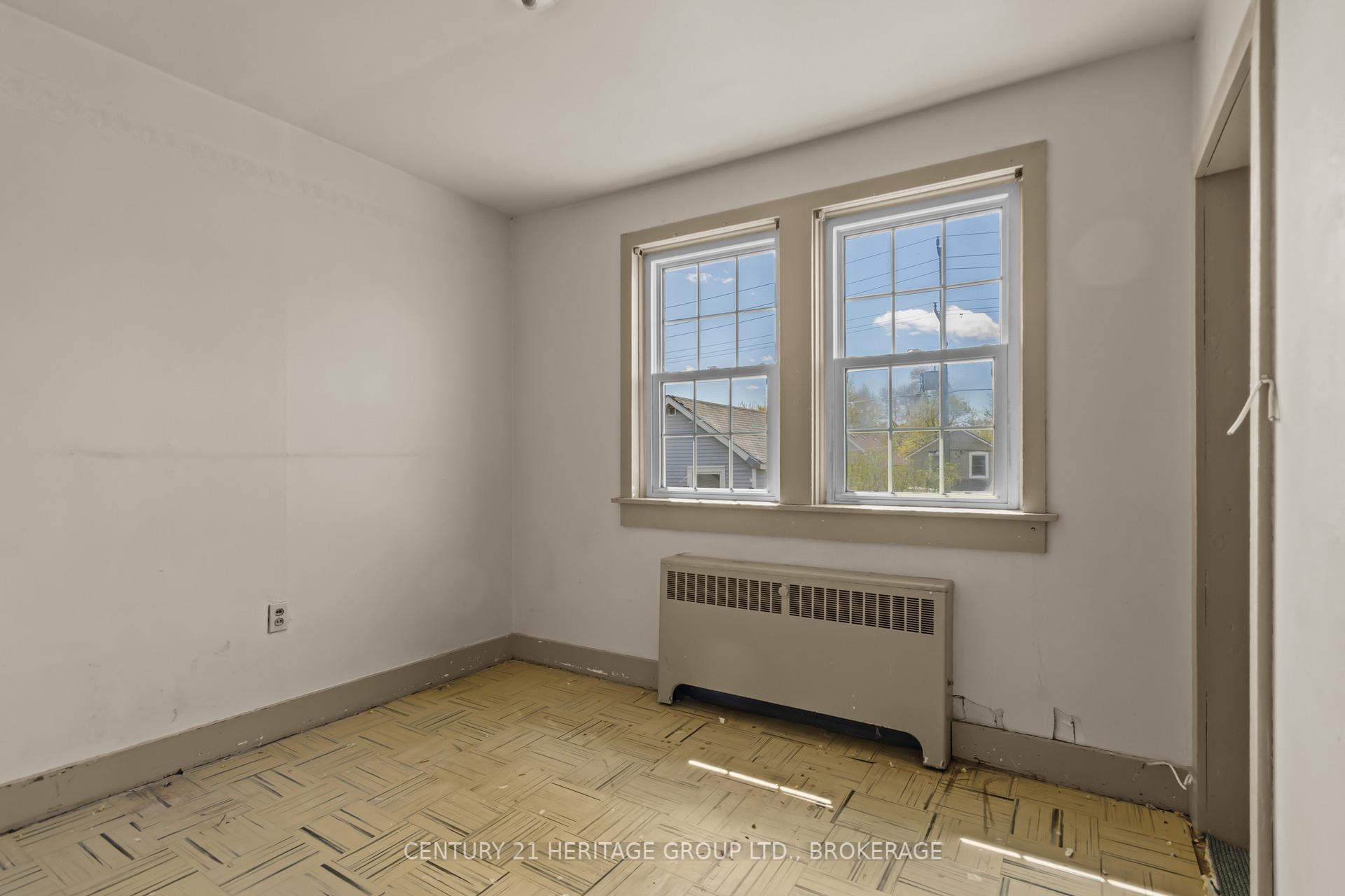 Photo 25 of 135 James Street, Kingston, East of Sir John A. Blvd — HOMEH