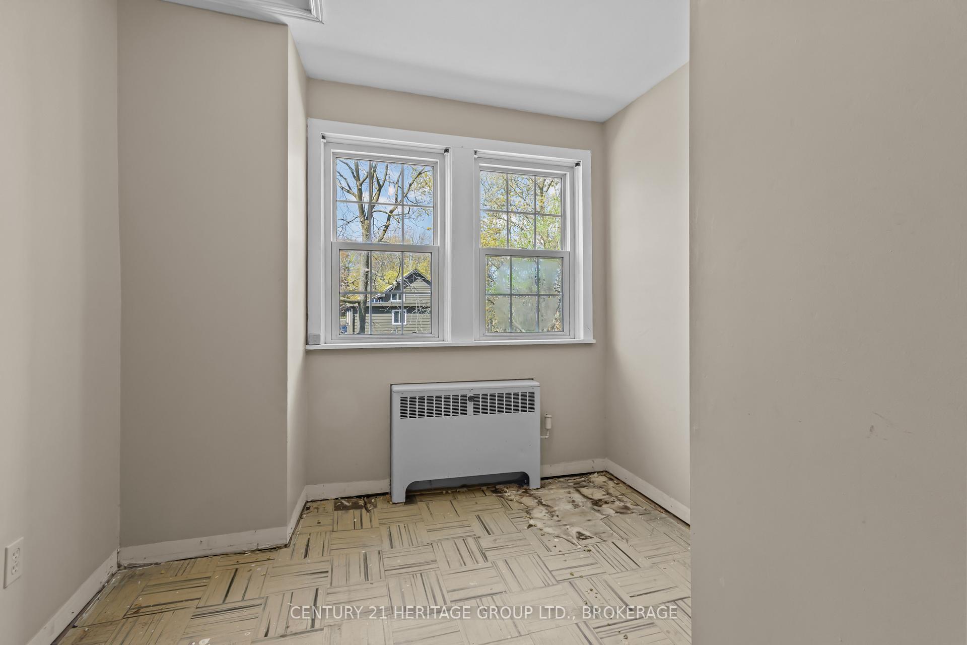 Photo 27 of 135 James Street, Kingston, East of Sir John A. Blvd — HOMEH