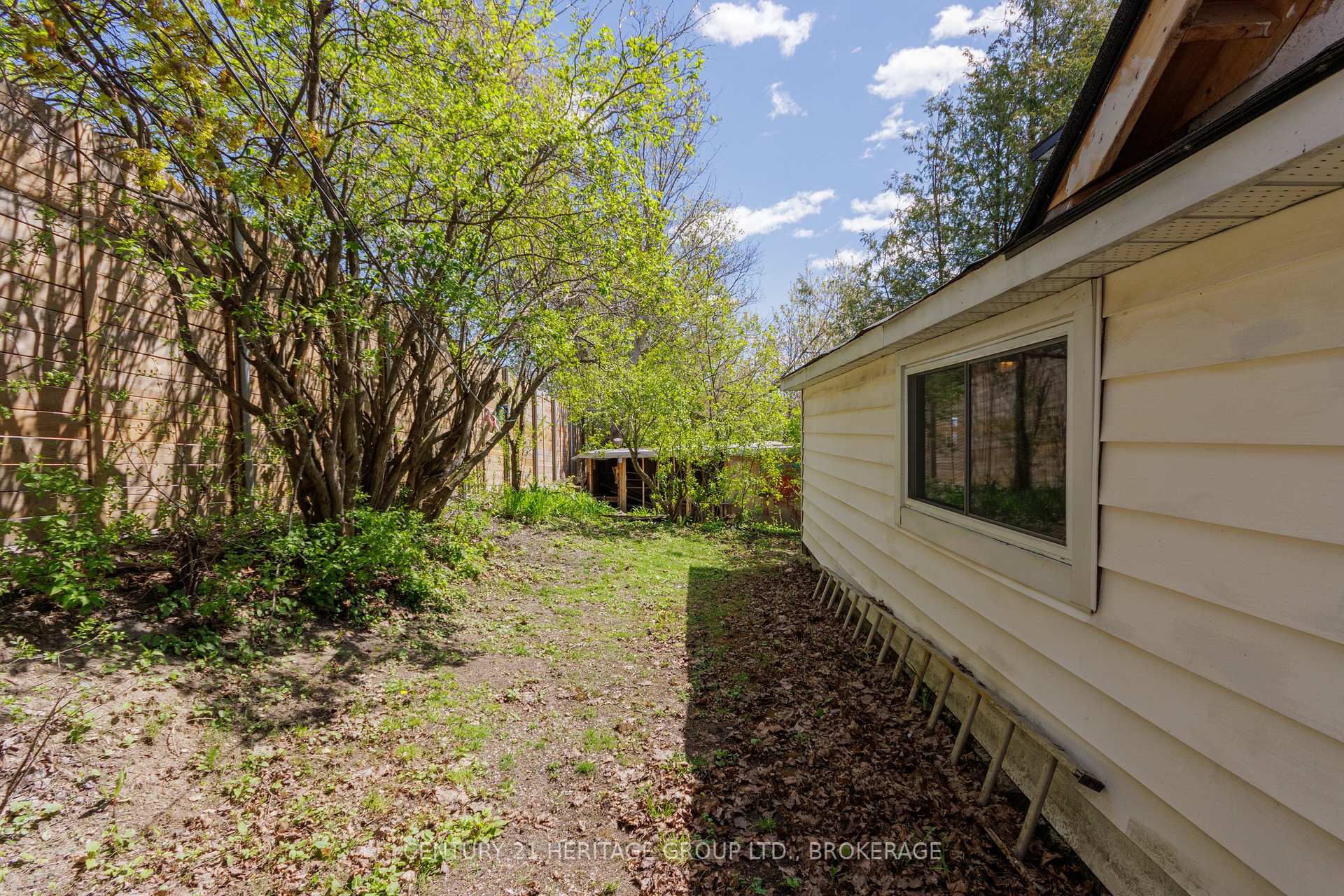 Photo 28 of 135 James Street, Kingston, East of Sir John A. Blvd — HOMEH