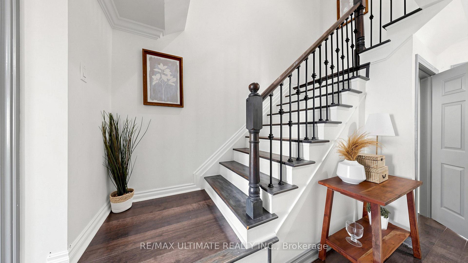 Photo 25 of 131 Foxchase Avenue, Vaughan, East Woodbridge — HOMEH