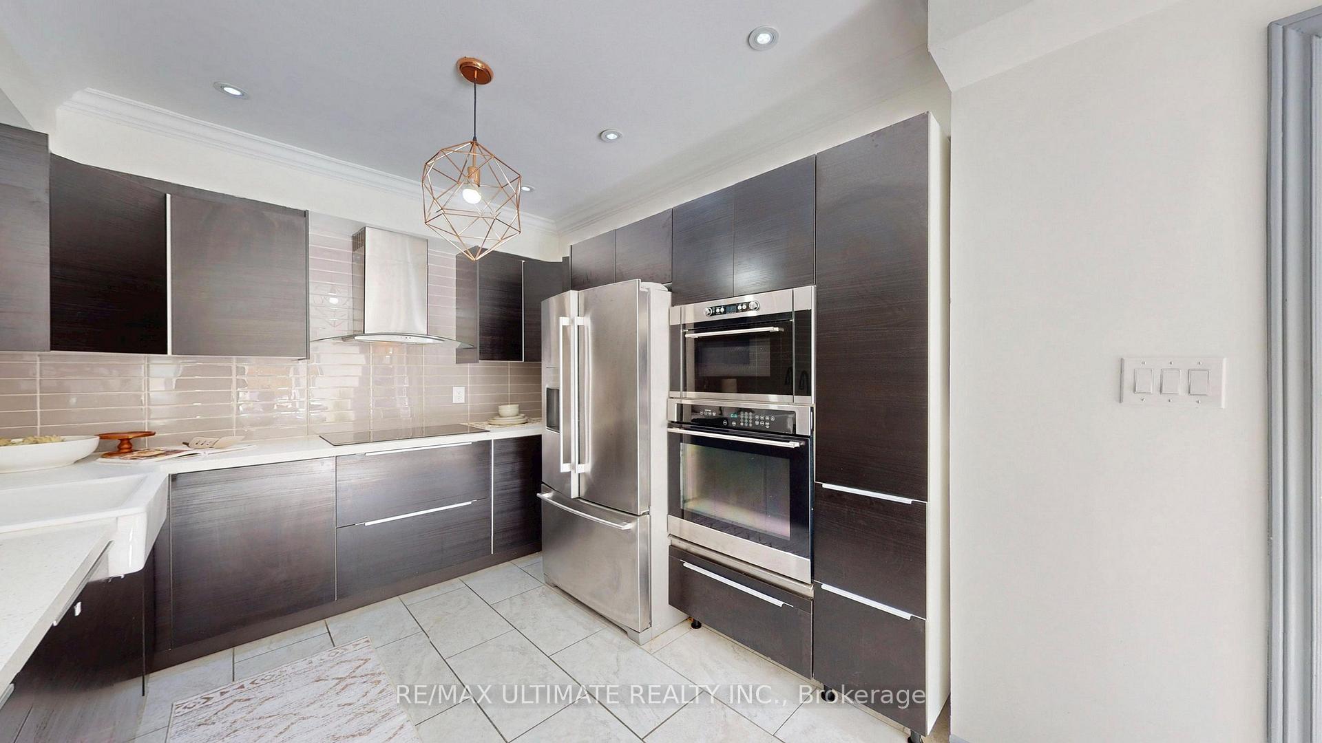 Photo 32 of 131 Foxchase Avenue, Vaughan, East Woodbridge — HOMEH