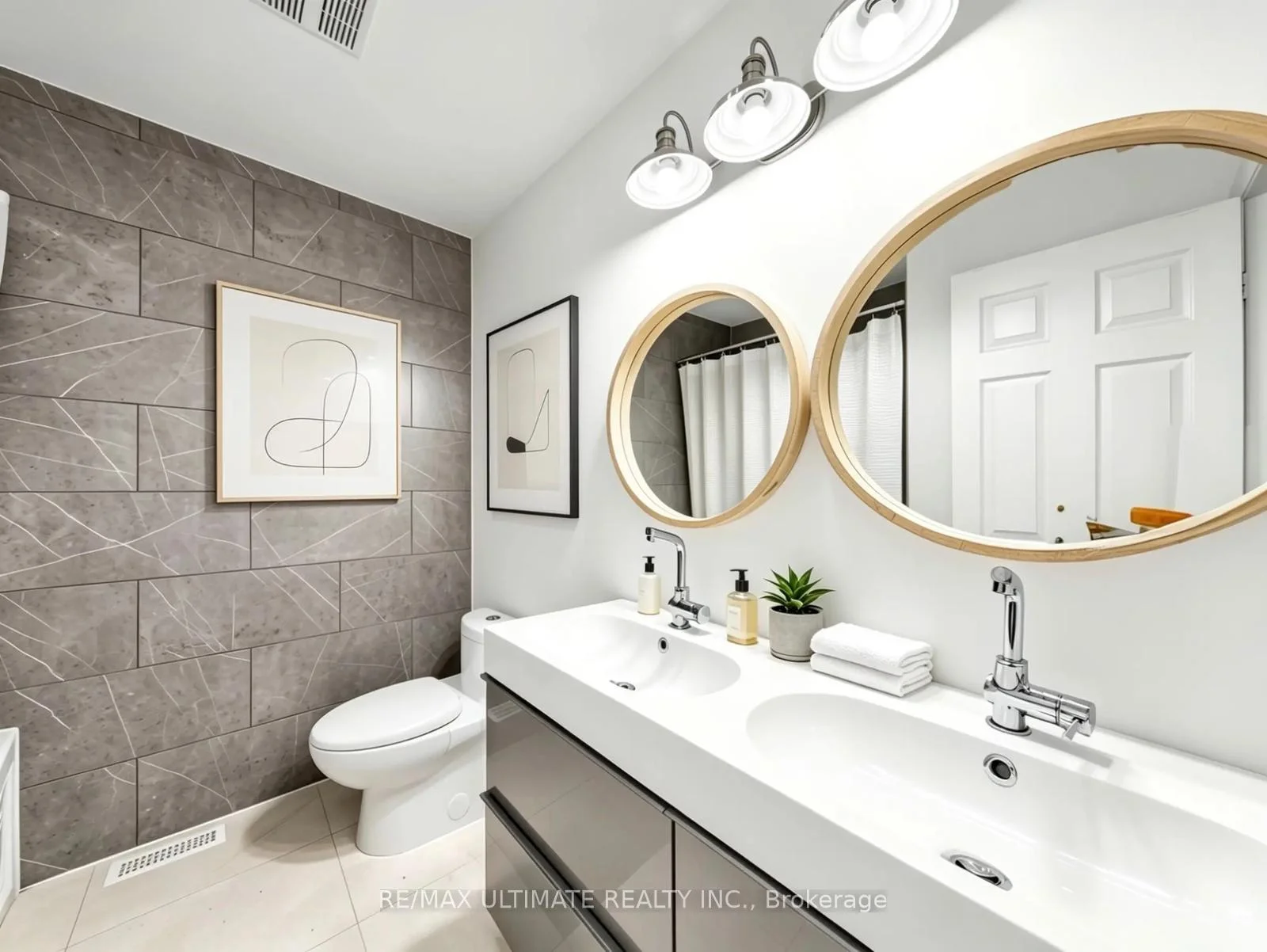 Photo 9 of 131 Foxchase Avenue, Vaughan, East Woodbridge — HOMEH