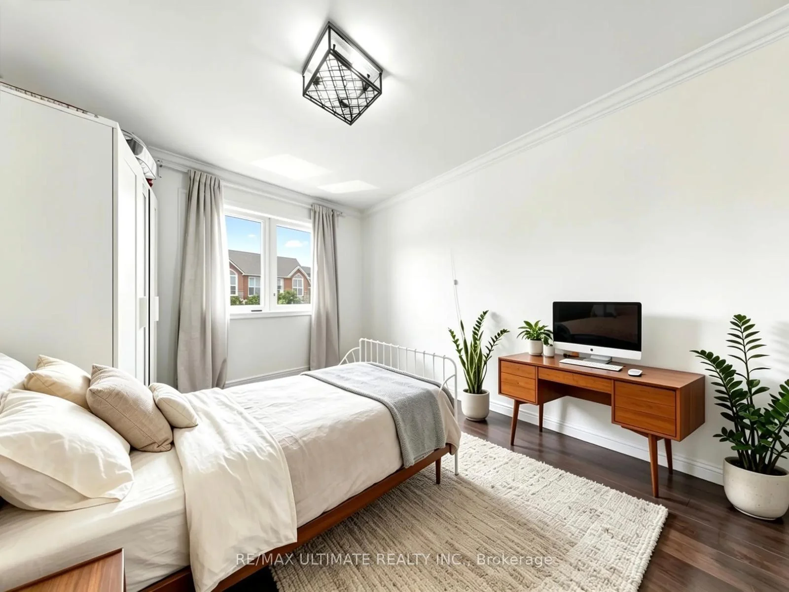 Photo 10 of 131 Foxchase Avenue, Vaughan, East Woodbridge — HOMEH