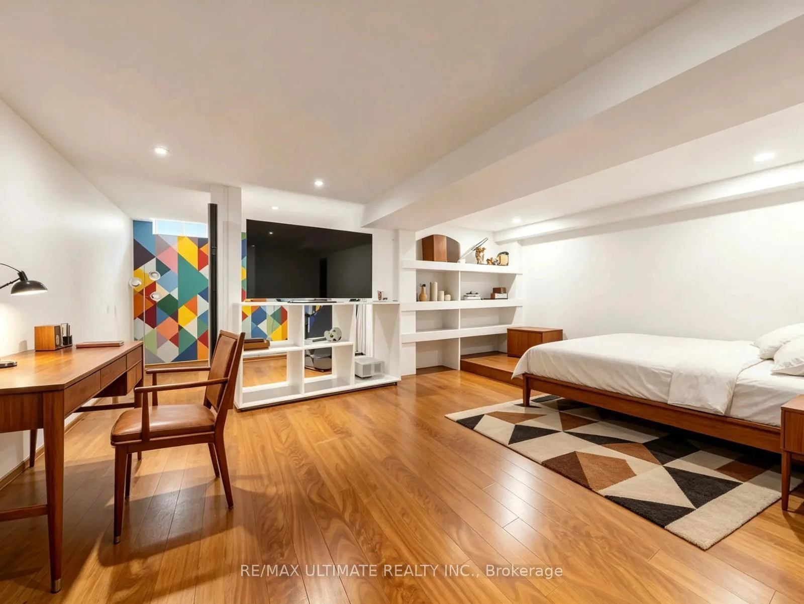 Photo 15 of 131 Foxchase Avenue, Vaughan, East Woodbridge — HOMEH