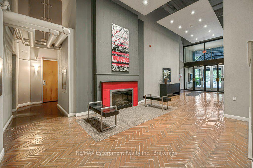 Photo 4 of Unit 107, 66 Bay Street S, Hamilton, Durand — HOMEH