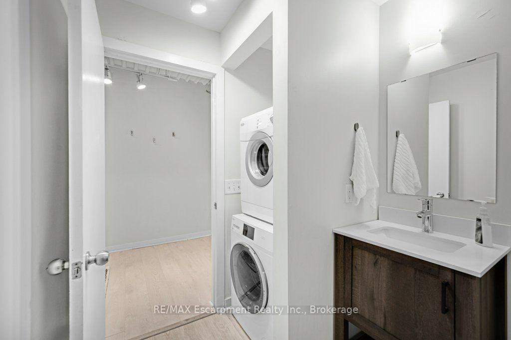 Photo 9 of Unit 107, 66 Bay Street S, Hamilton, Durand — HOMEH
