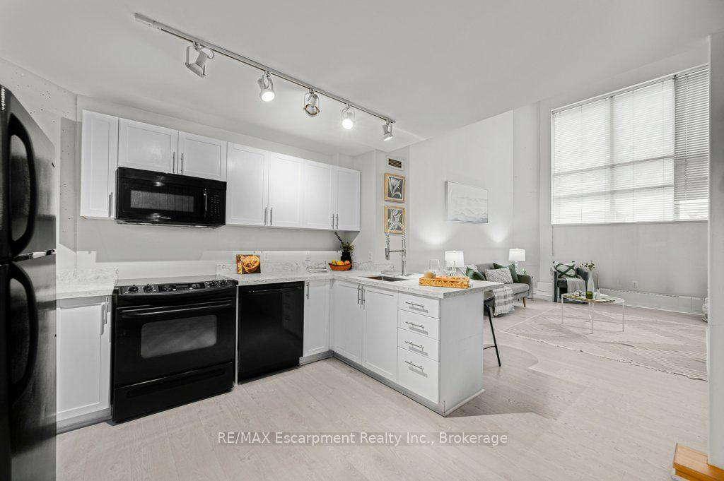Photo 10 of Unit 107, 66 Bay Street S, Hamilton, Durand — HOMEH