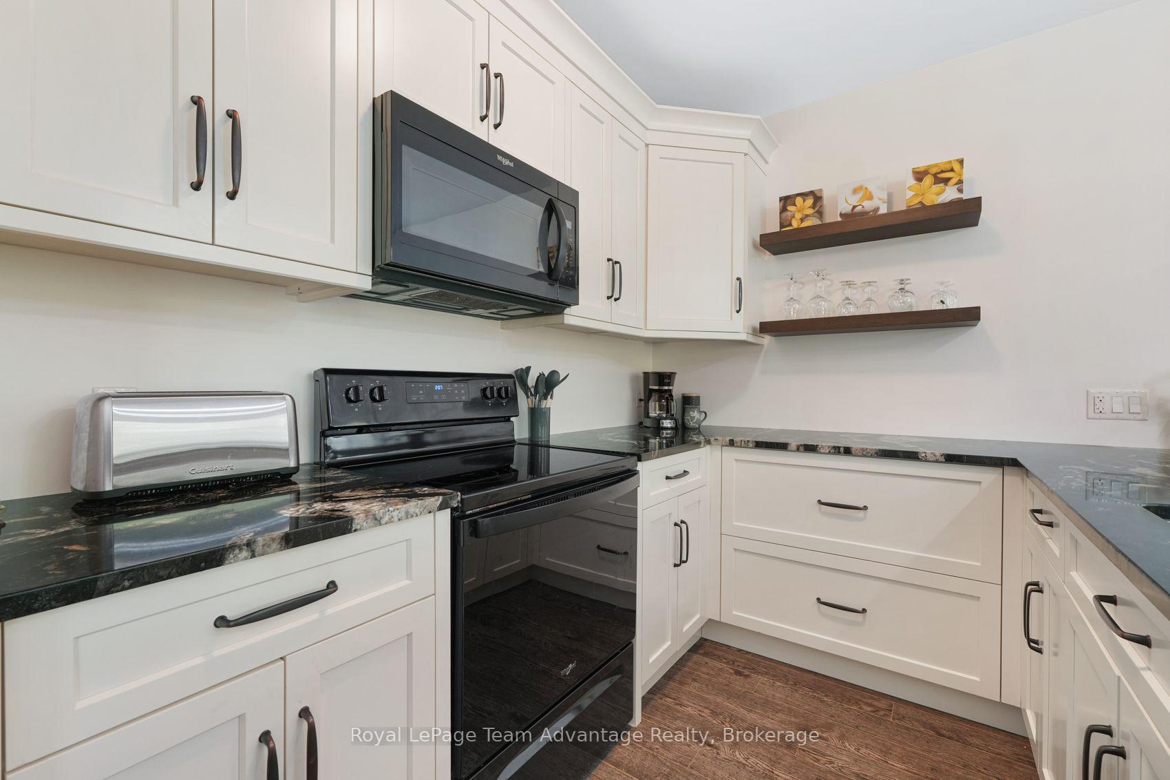 Photo 13 of Unit 303, 11B Salt Dock Road, Parry Sound — HOMEH