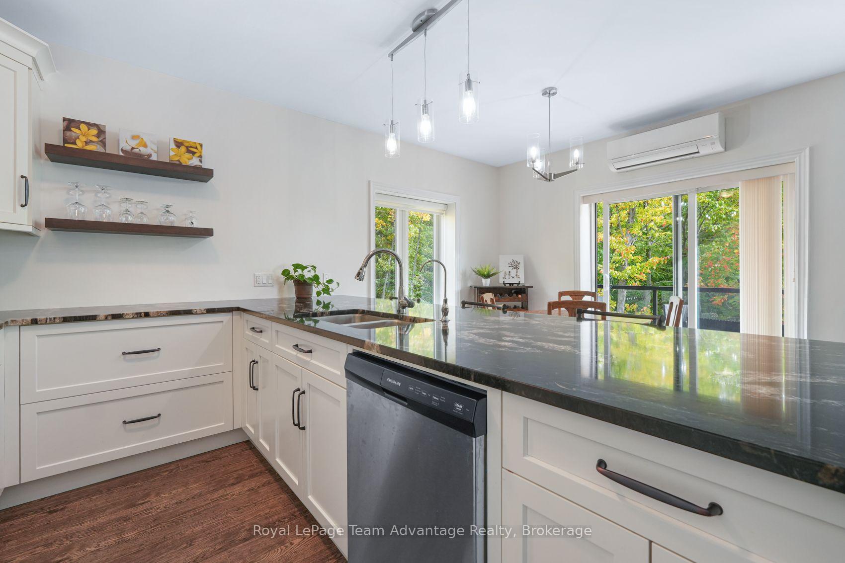 Photo 14 of Unit 303, 11B Salt Dock Road, Parry Sound — HOMEH