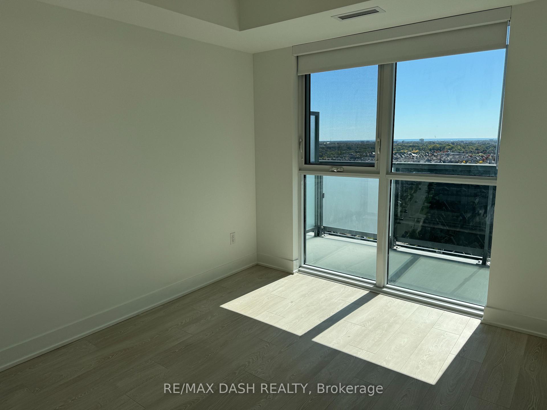 Photo 8 of Unit 1622, 2545 Simcoe Street N, Oshawa, Windfields — HOMEH