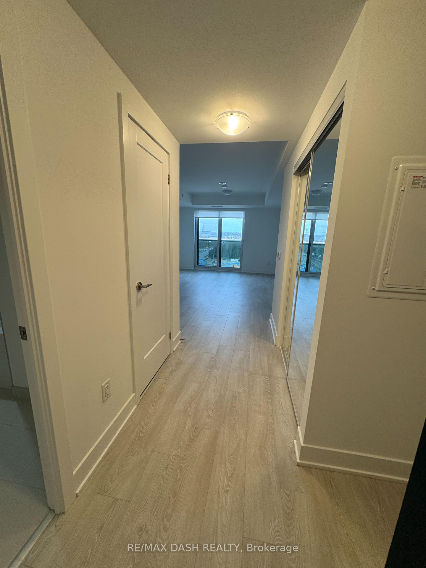 Photo 4 of Unit 1530, 2545 Simcoe Street N, Oshawa, Windfields — HOMEH