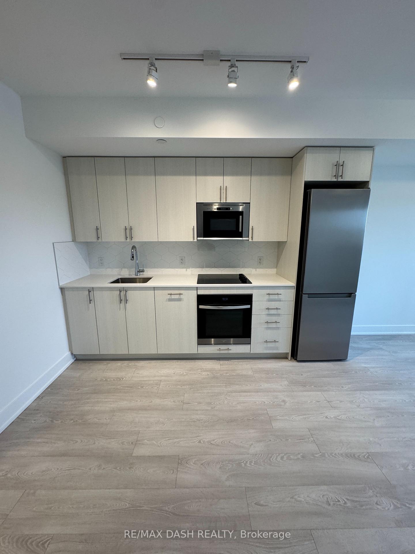Photo 7 of Unit 1530, 2545 Simcoe Street N, Oshawa, Windfields — HOMEH