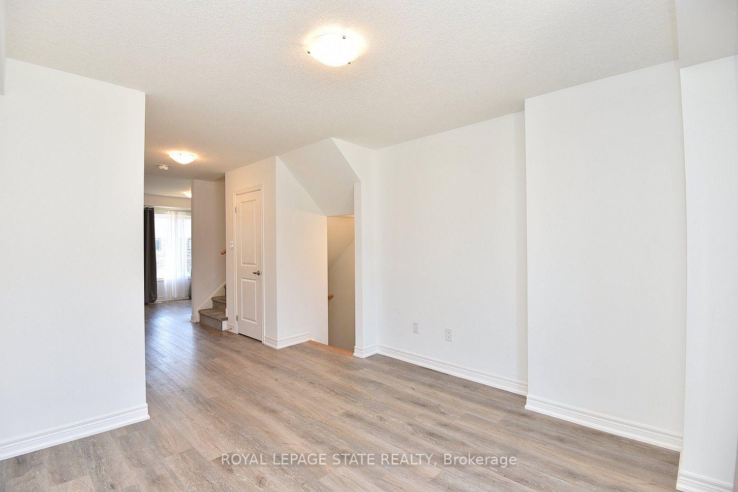 Photo 8 of 19 Radison Lane, Hamilton, McQuesten — HOMEH
