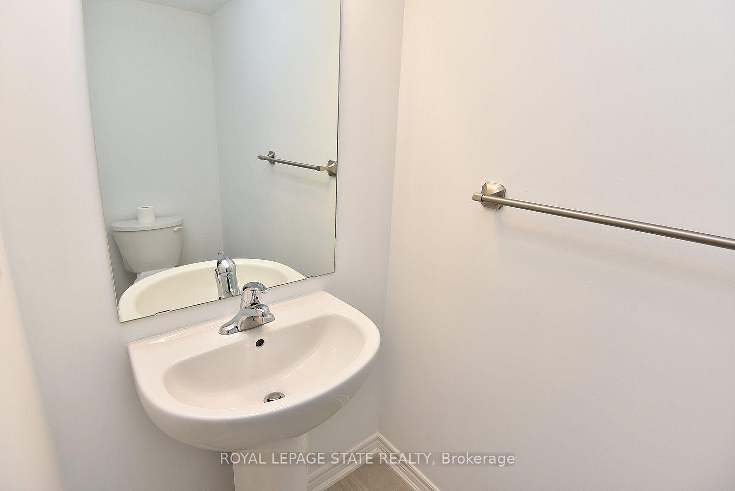 Photo 22 of 19 Radison Lane, Hamilton, McQuesten — HOMEH
