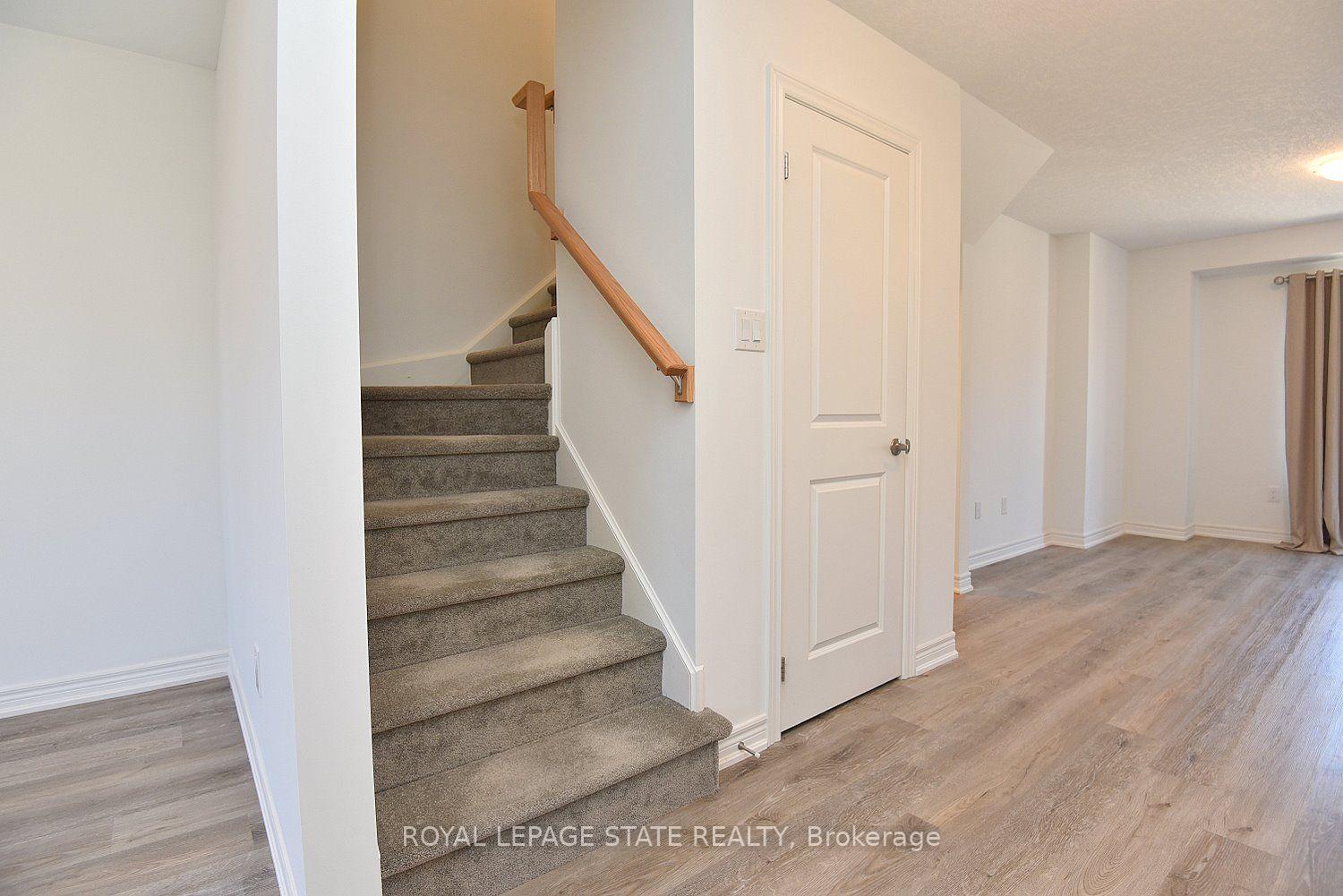 Photo 23 of 19 Radison Lane, Hamilton, McQuesten — HOMEH