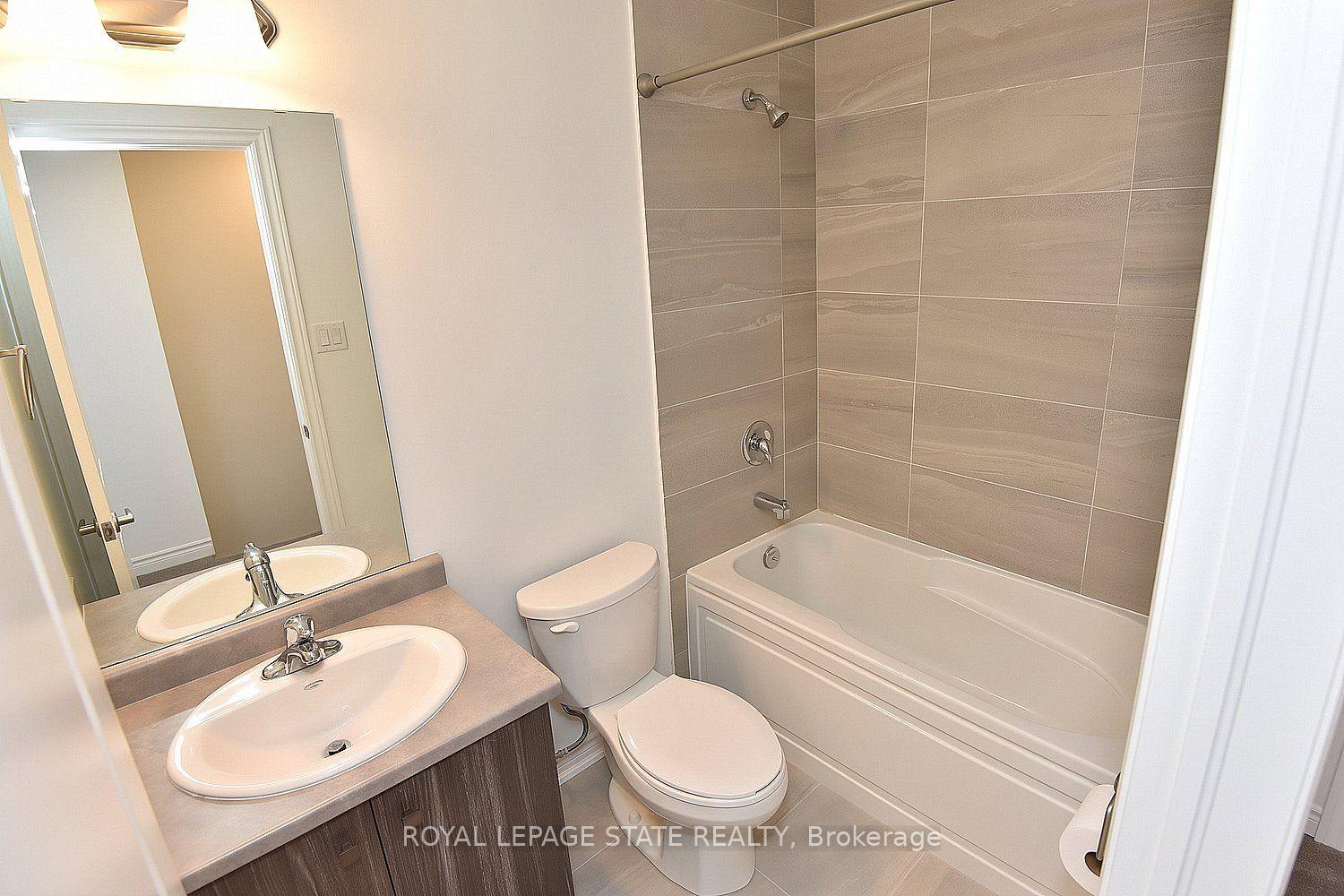 Photo 37 of 19 Radison Lane, Hamilton, McQuesten — HOMEH