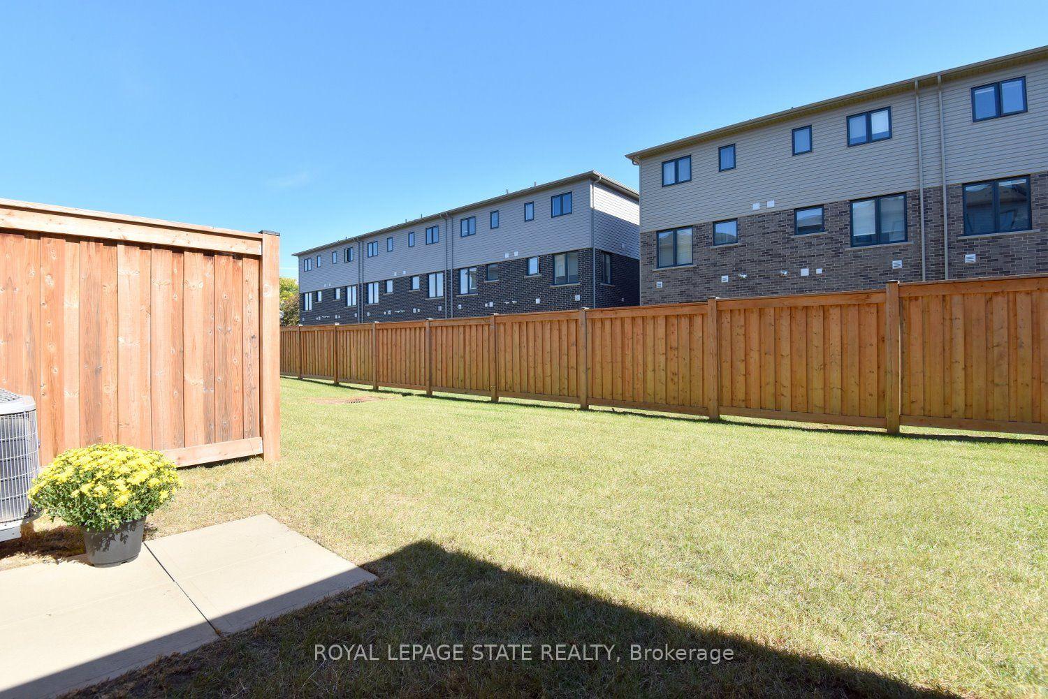 Photo 47 of 19 Radison Lane, Hamilton, McQuesten — HOMEH