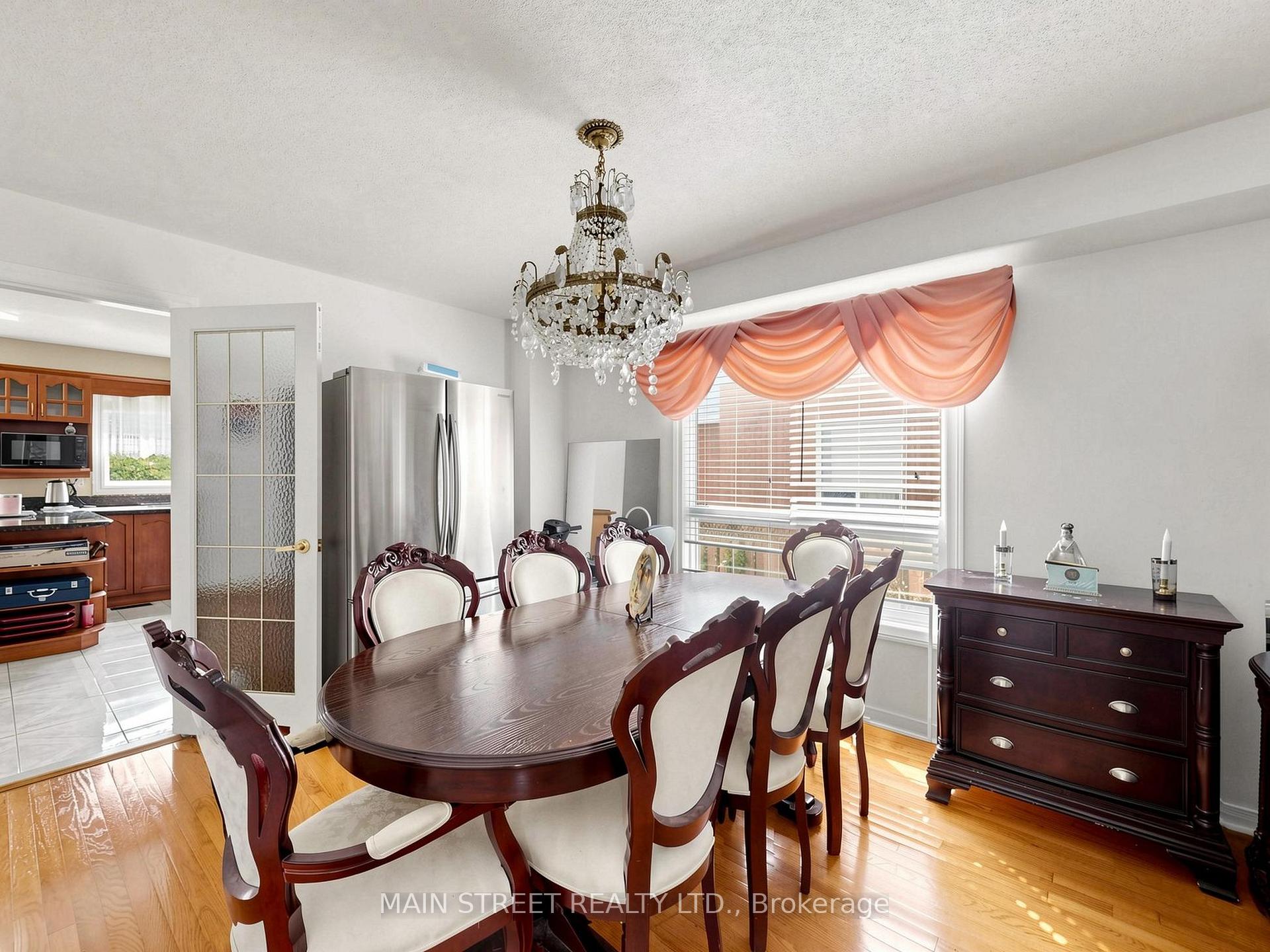 Photo 6 of 2441 Willowburne Drive, Mississauga, Central Erin Mills — HOMEH