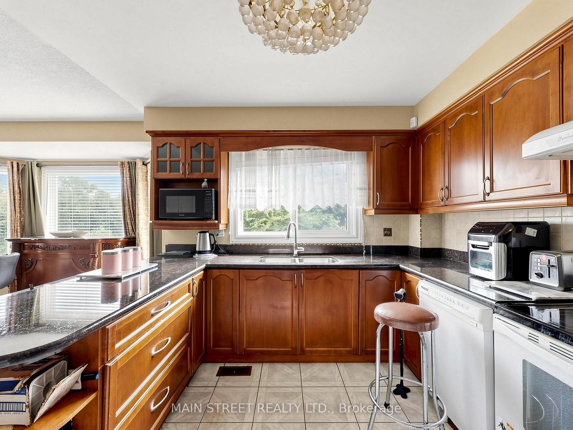 Photo 11 of 2441 Willowburne Drive, Mississauga, Central Erin Mills — HOMEH